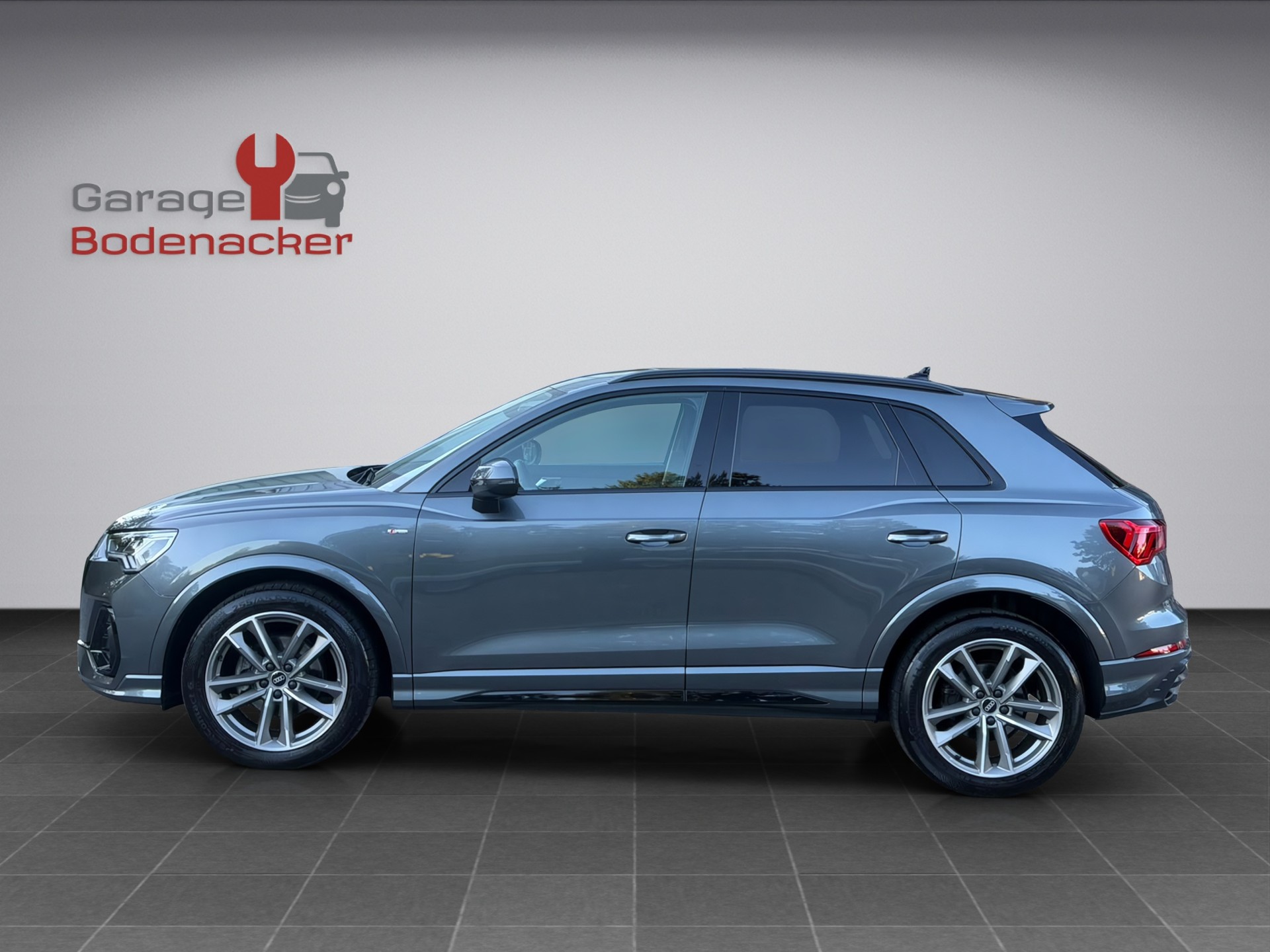 AUDI Q3 35 TDI S line quattro S-tronic-showroom-element-3