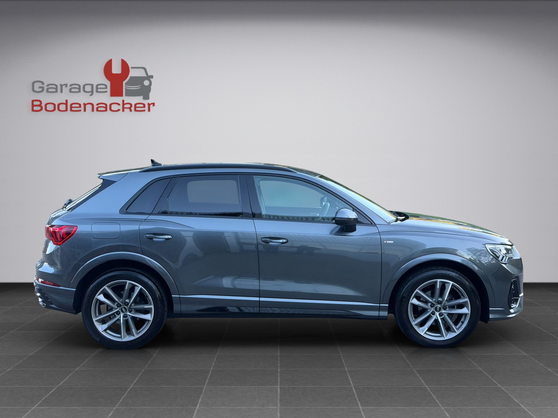 AUDI Q3 35 TDI S line quattro S-tronic-image-6
