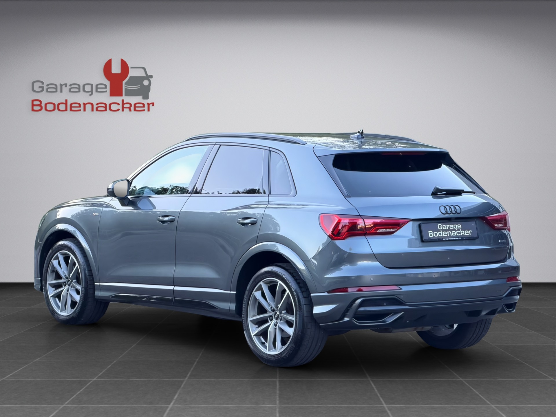 AUDI Q3 35 TDI S line quattro S-tronic-image-4