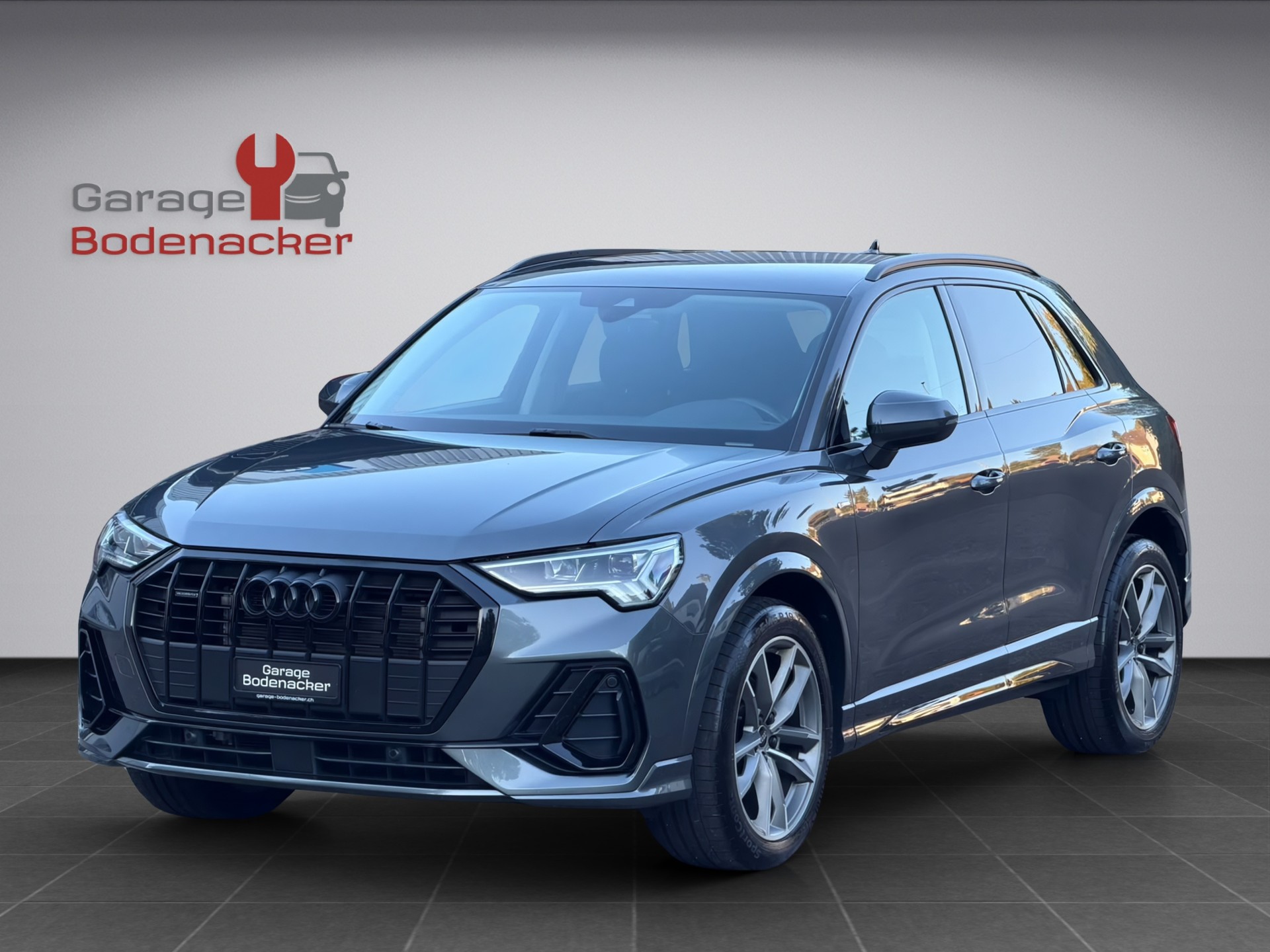 AUDI Q3 35 TDI S line quattro S-tronic-showroom-element-1