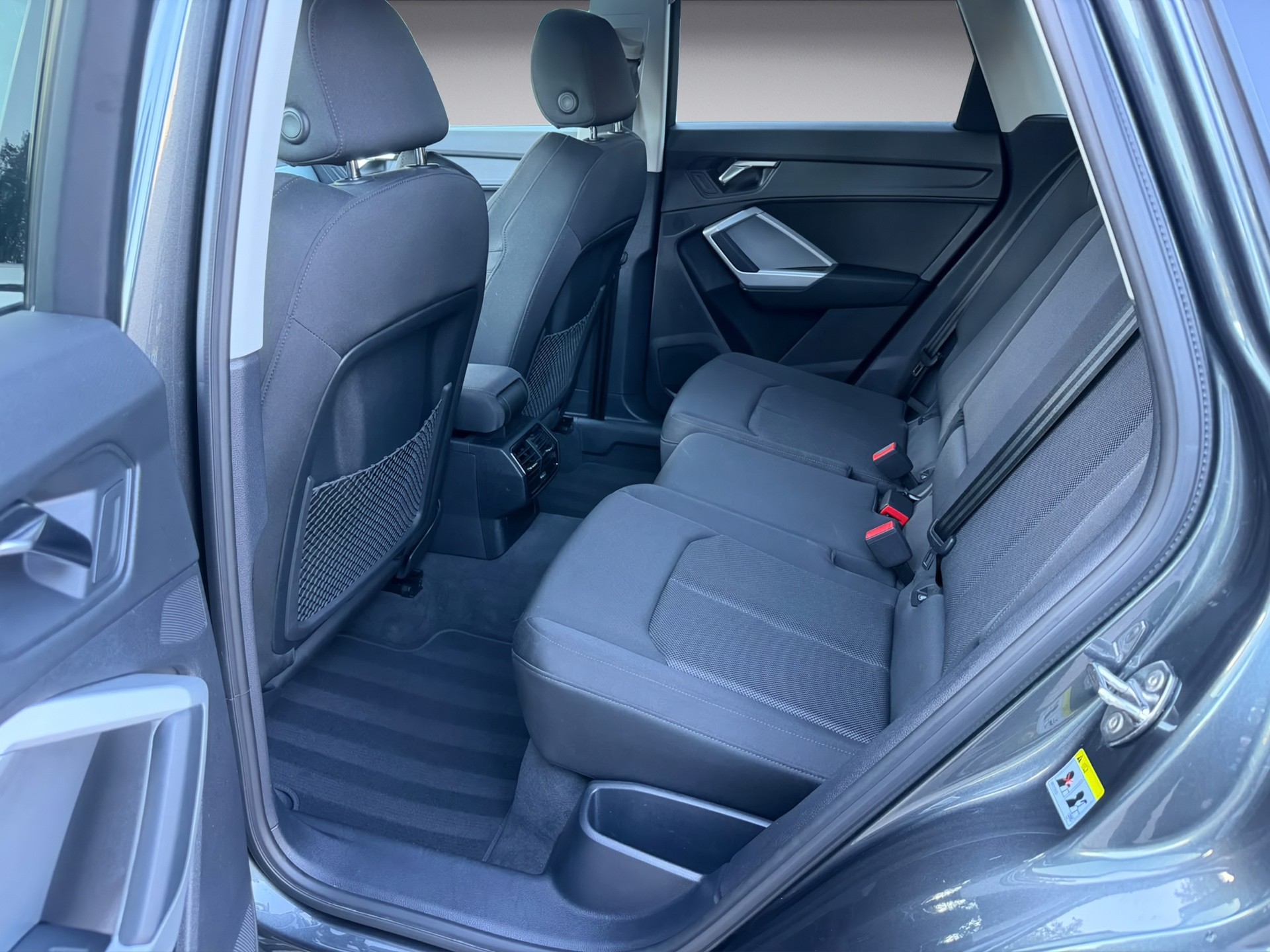 AUDI Q3 35 TDI S line quattro S-tronic-image-11