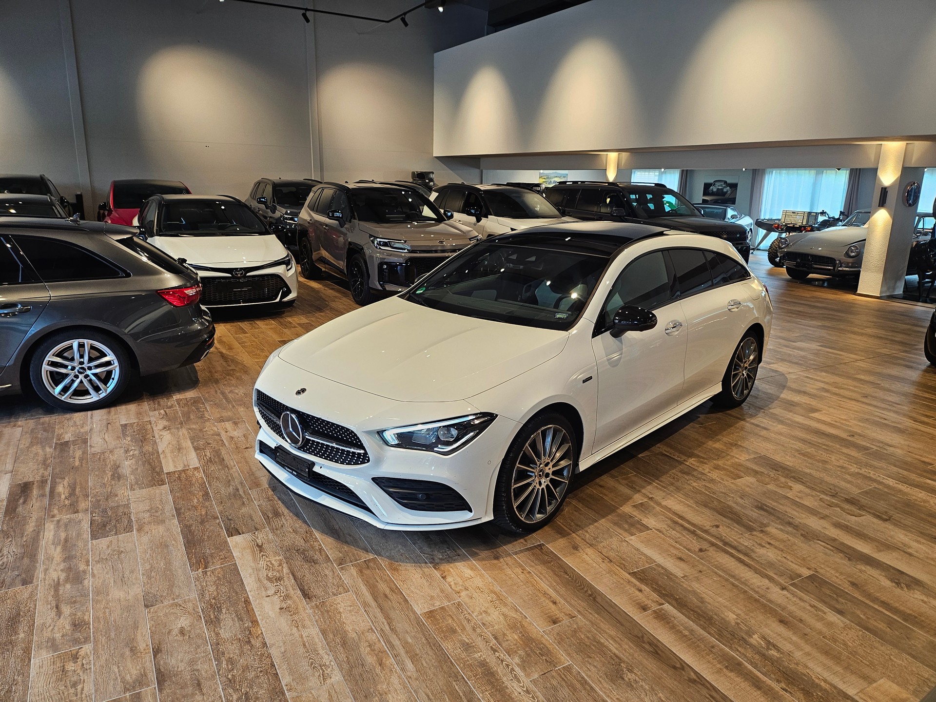MERCEDES-BENZ CLA Shooting Brake 250 e 8G-DCT AMG Line🔥NP.82'000🔥-showroom-element-1