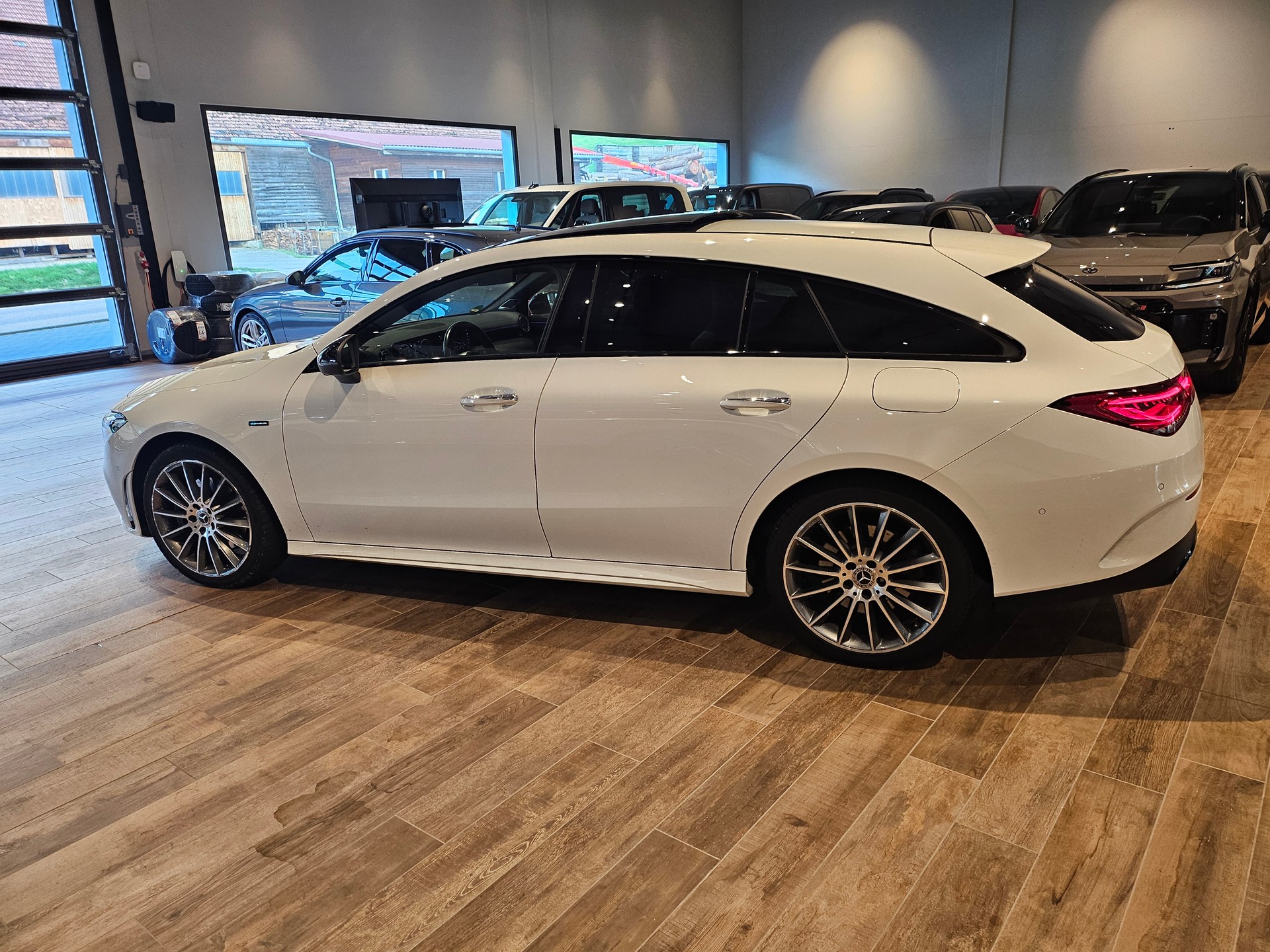 MERCEDES-BENZ CLA Shooting Brake 250 e 8G-DCT AMG Lineđ„NP.82'000đ„-image-10