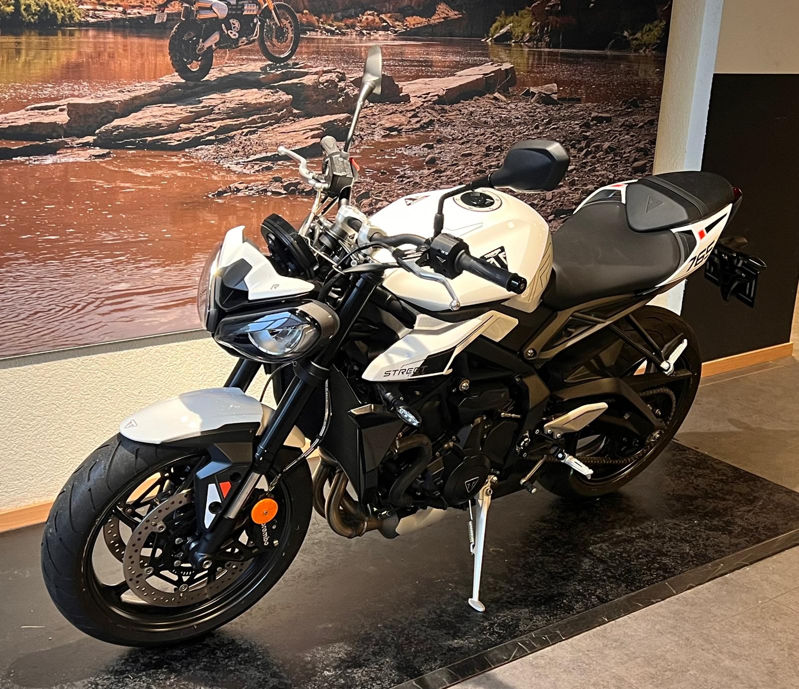 TRIUMPH Street Triple 765 R A2 (35kW)-image-2