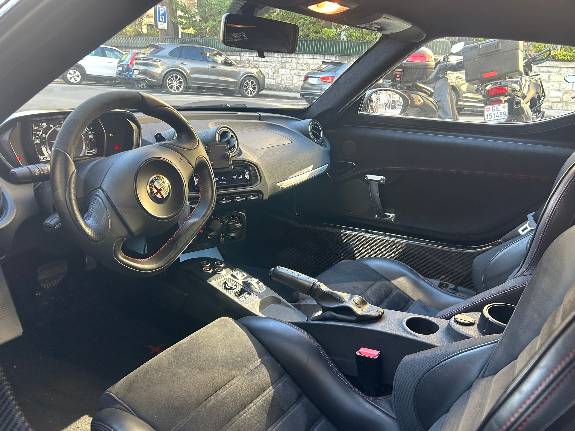 ALFA ROMEO 4C 1750 TBi-image-6