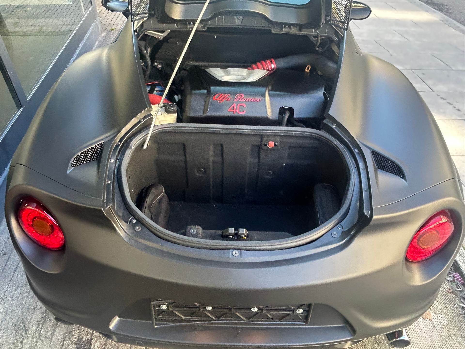 ALFA ROMEO 4C 1750 TBi-image-7