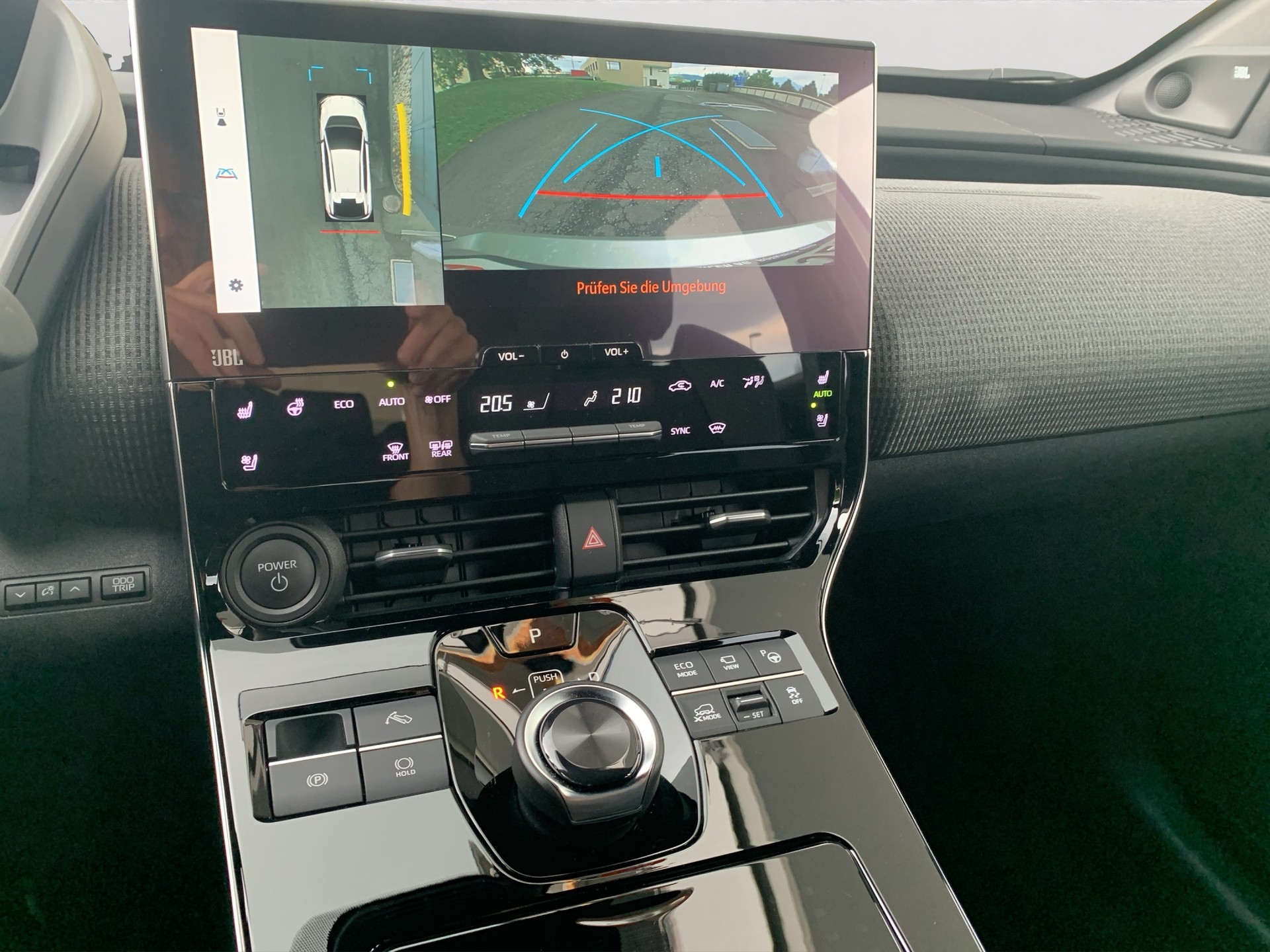 TOYOTA bZ4X Premium 71,4 kWh 4WD-image-12