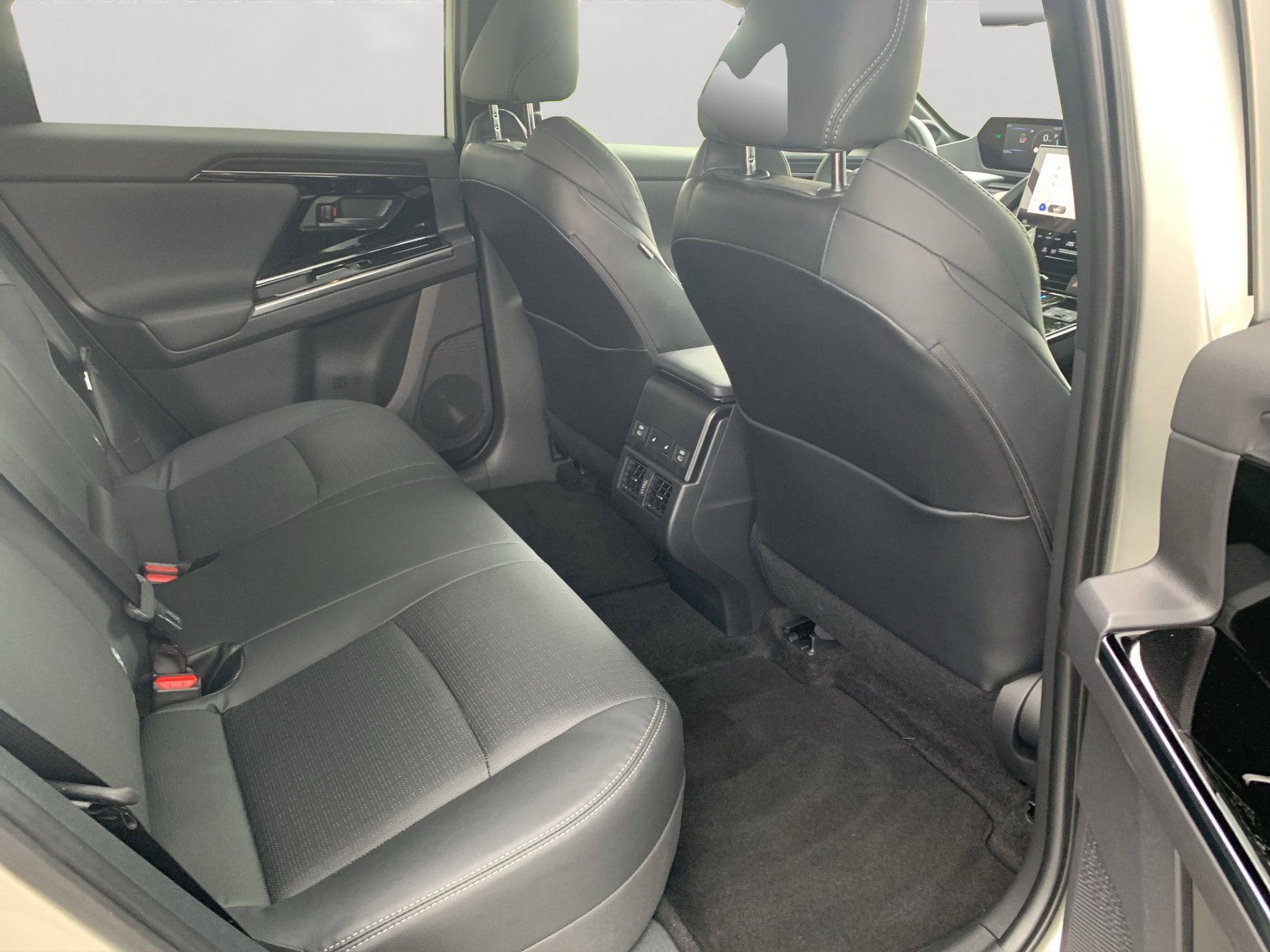 TOYOTA bZ4X Premium 71,4 kWh 4WD-image-10