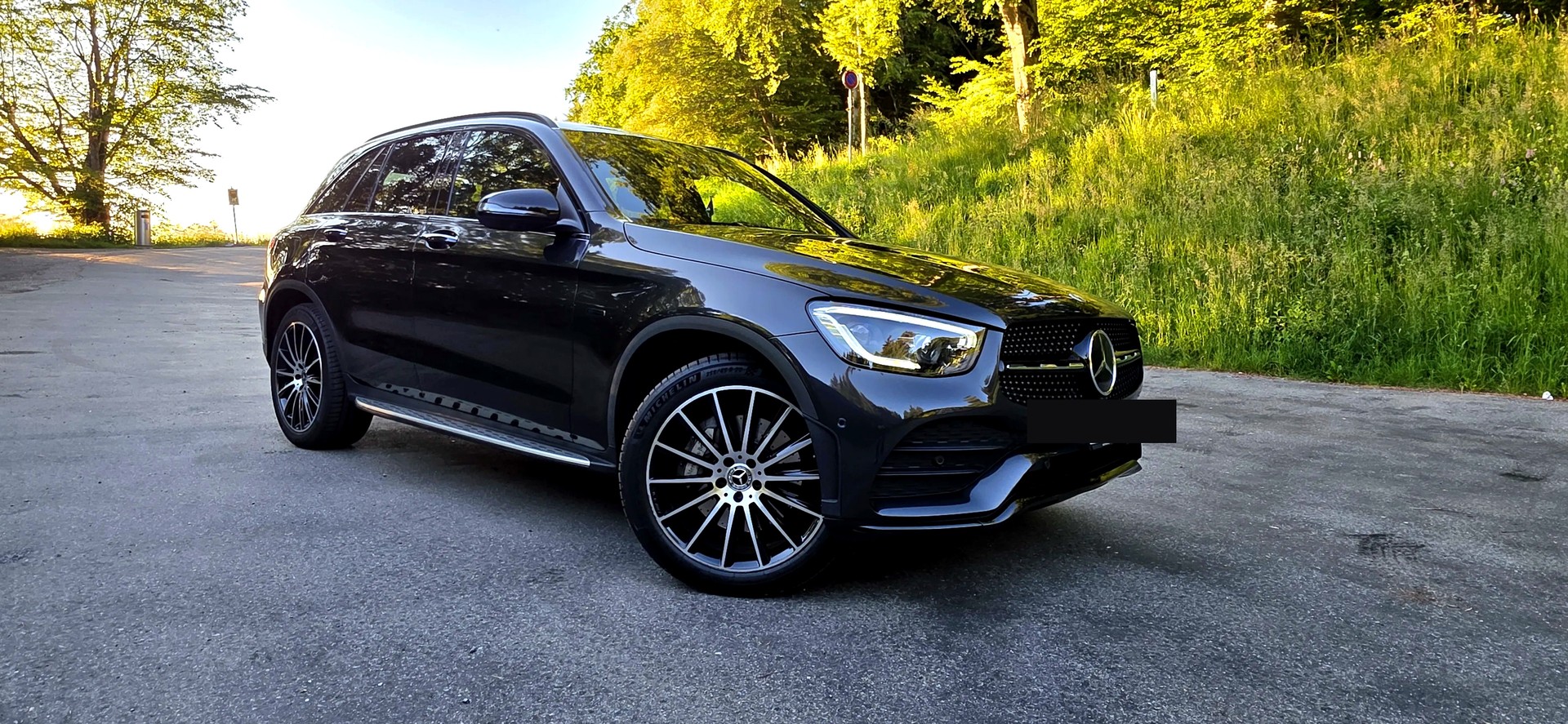 MERCEDES-BENZ GLC 300 e AMG Line Plus 4Matic 9G-Tronic-image-1