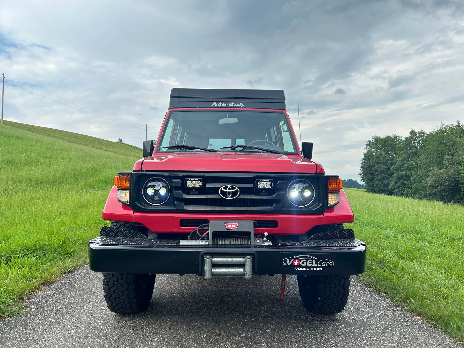 TOYOTA 400 Hdt Long 4.2D Buschtaxi-image-10