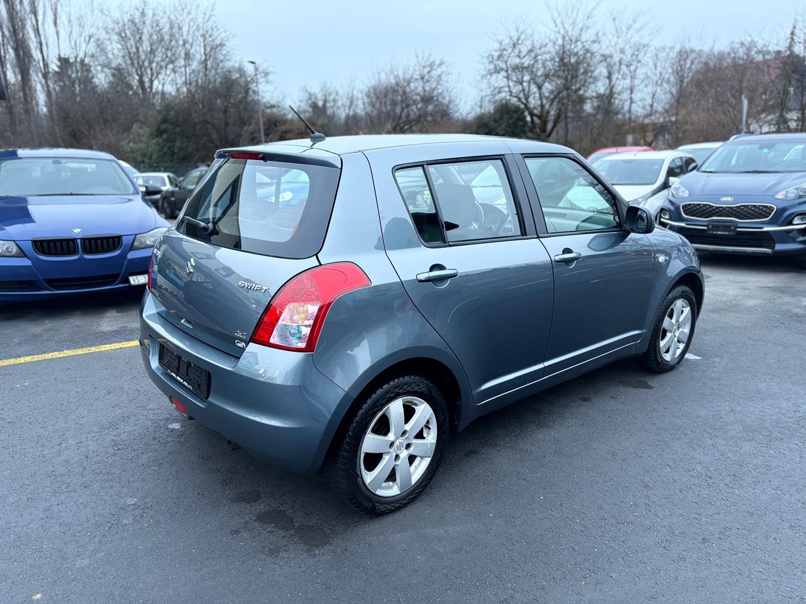 SUZUKI Swift 1.3i 16V GL 4x4-image-3