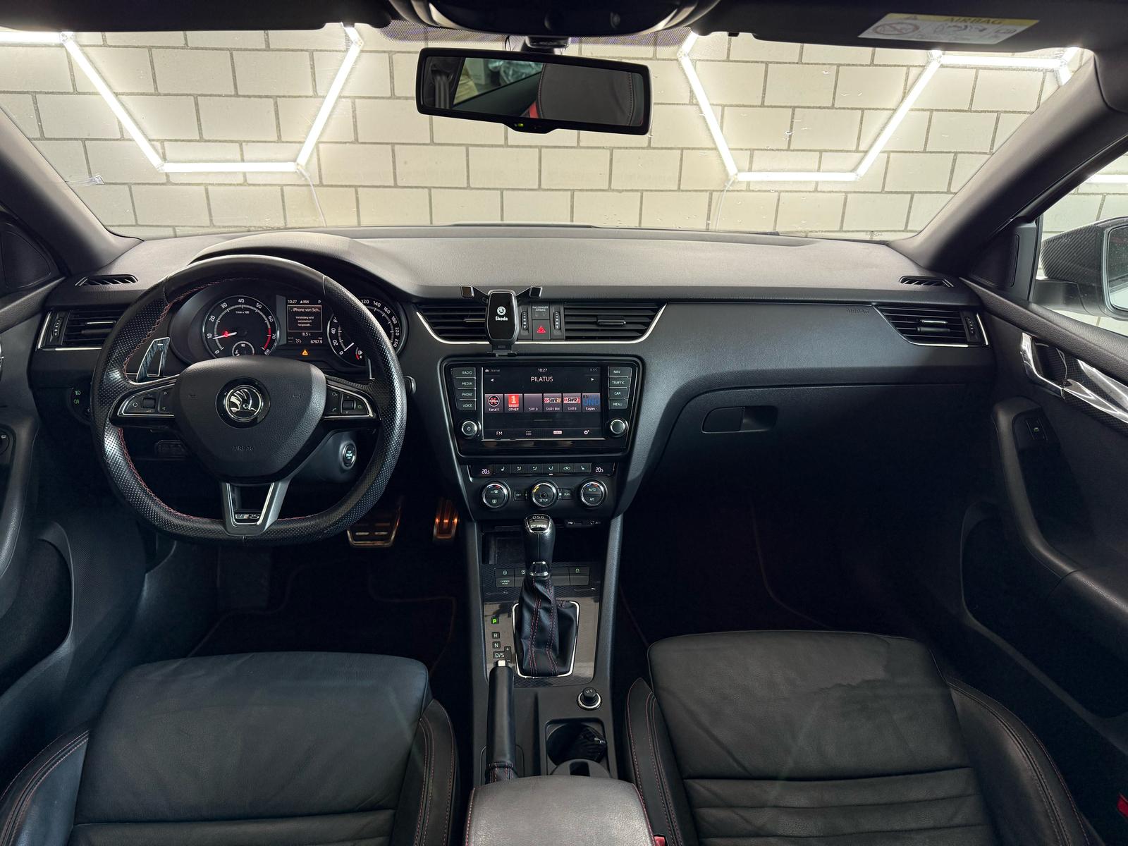 SKODA Octavia Combi 2.0 TSI RS DSG-image-8