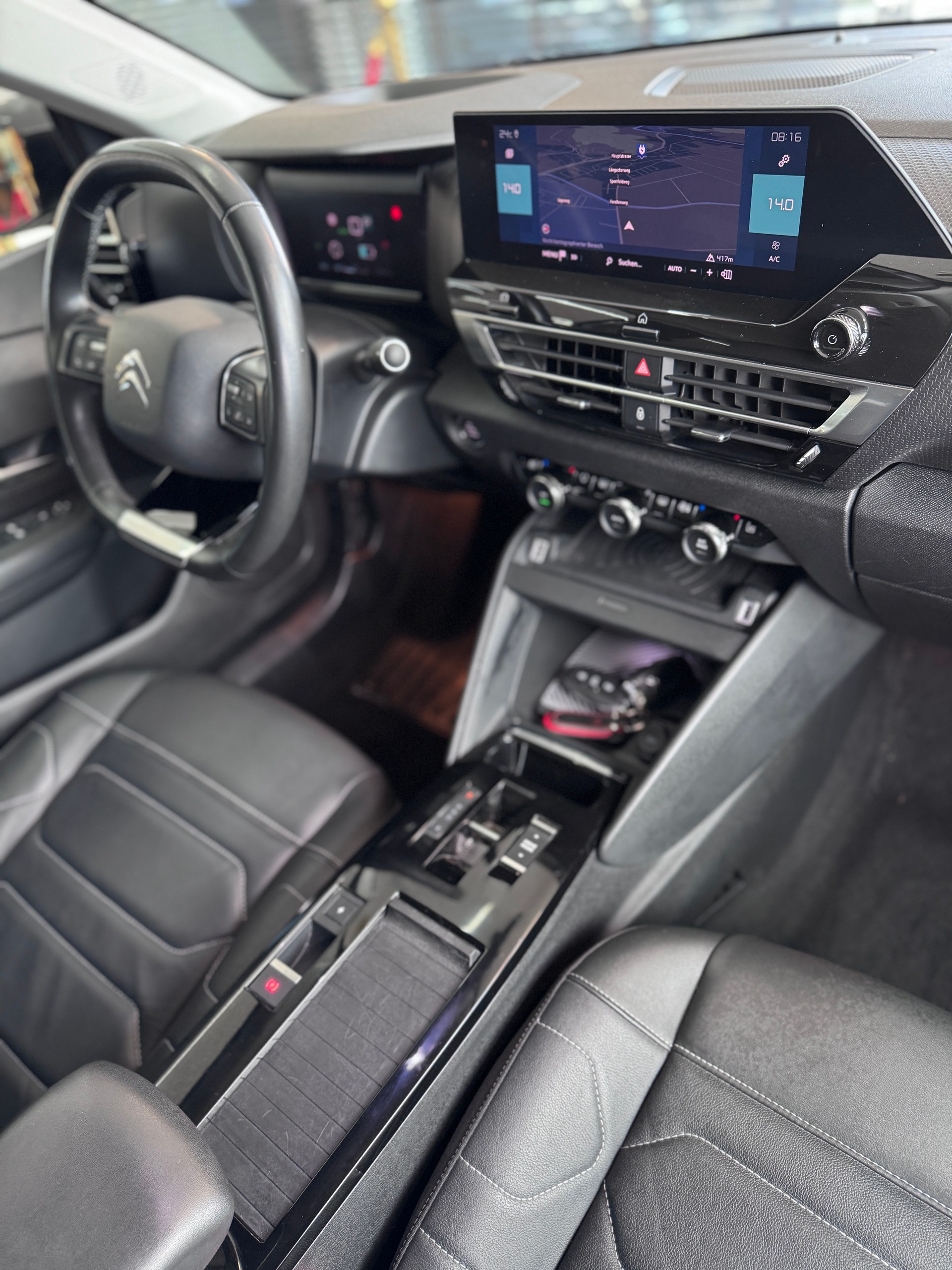 CITROEN C4 Electric Shine-image-14