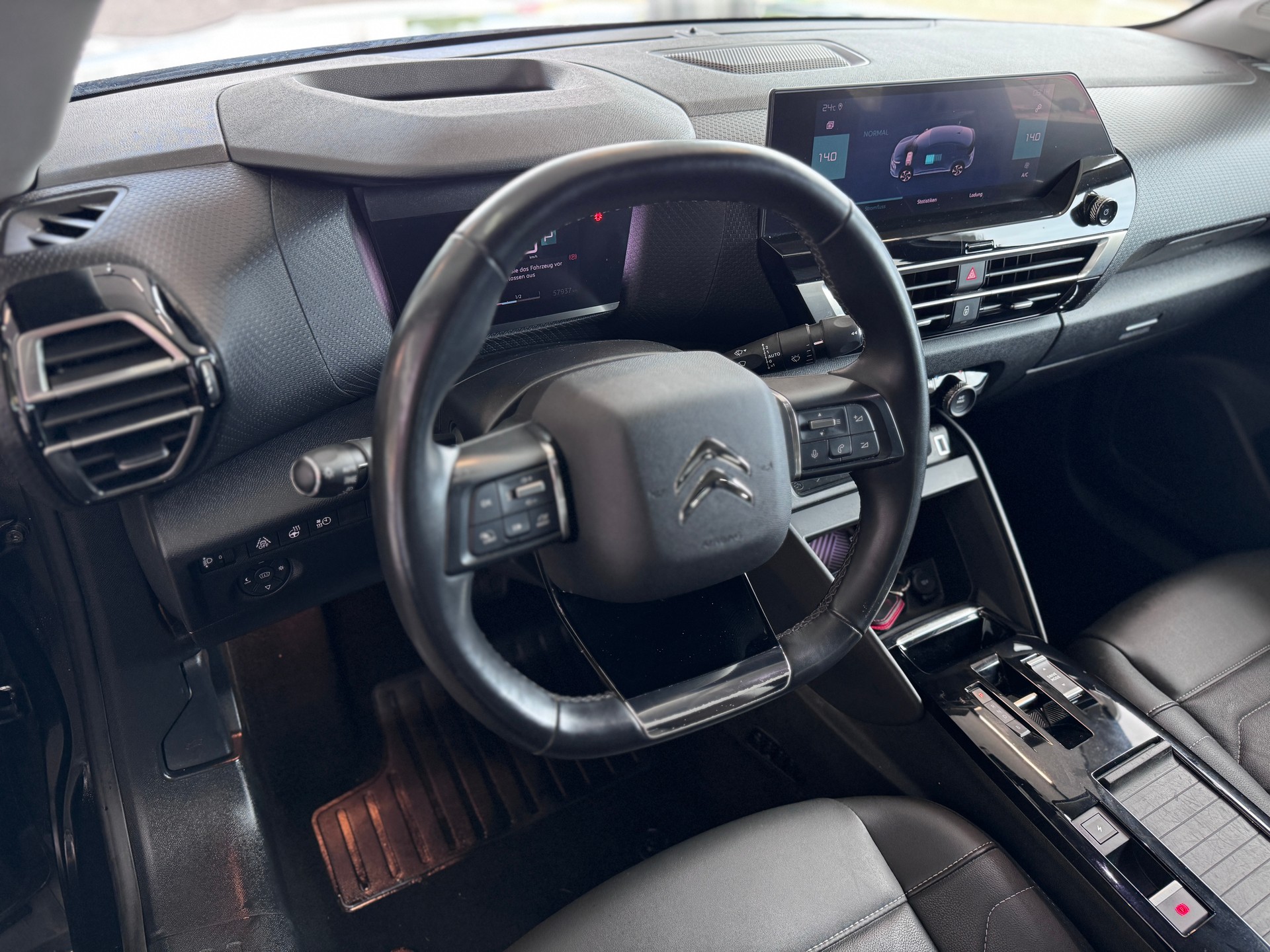 CITROEN C4 Electric Shine-image-8