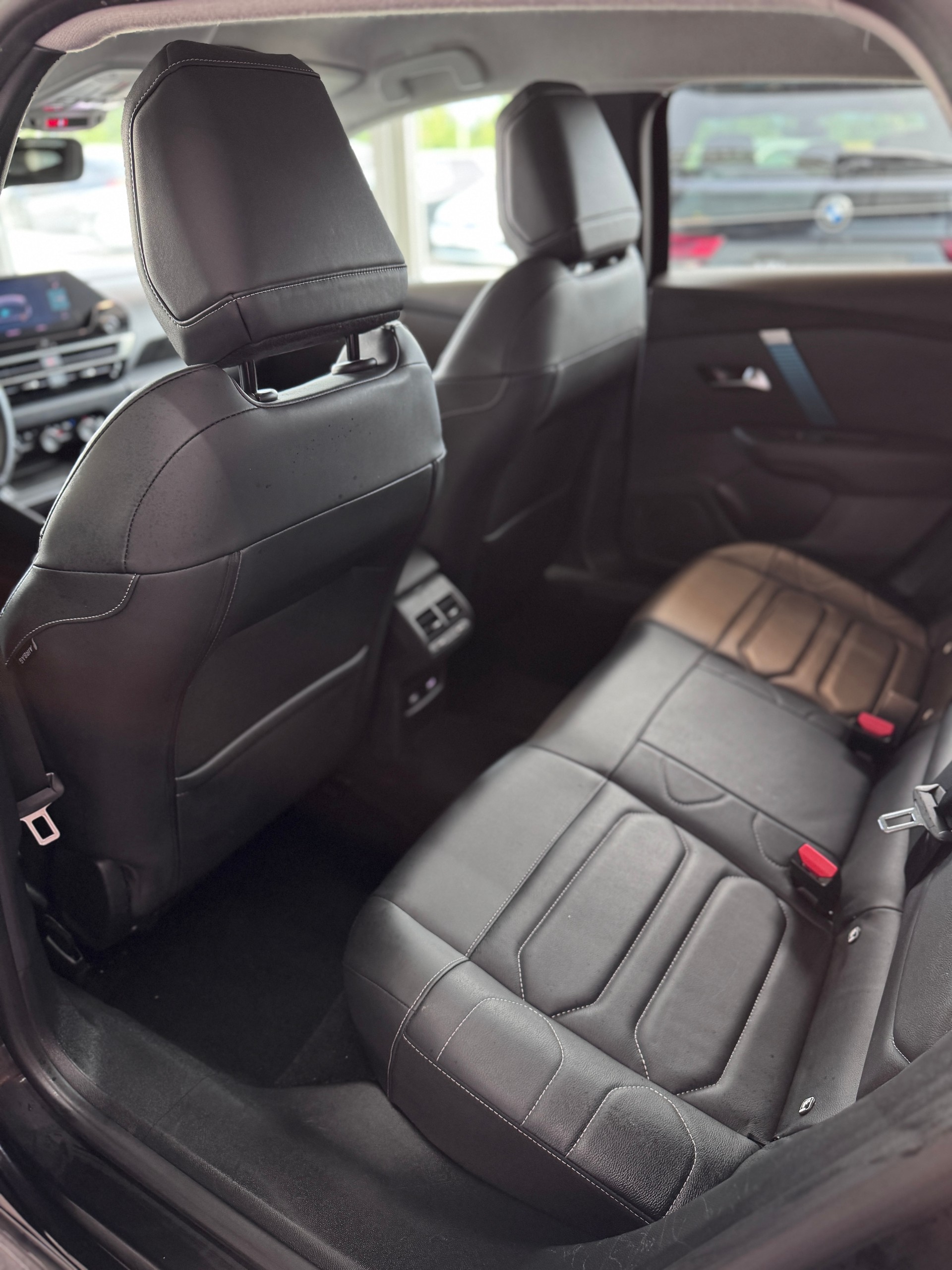 CITROEN C4 Electric Shine-image-16