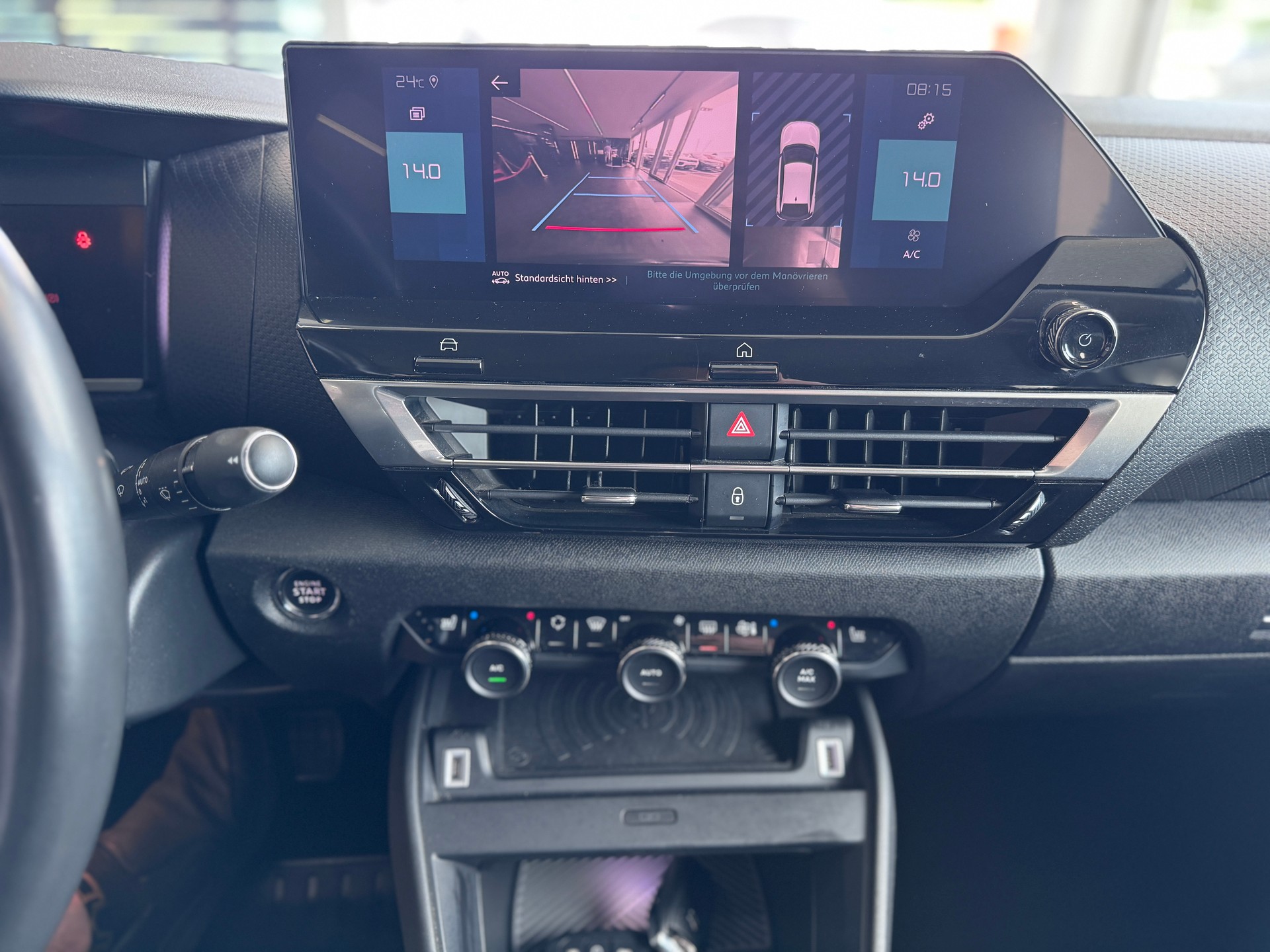 CITROEN C4 Electric Shine-image-11