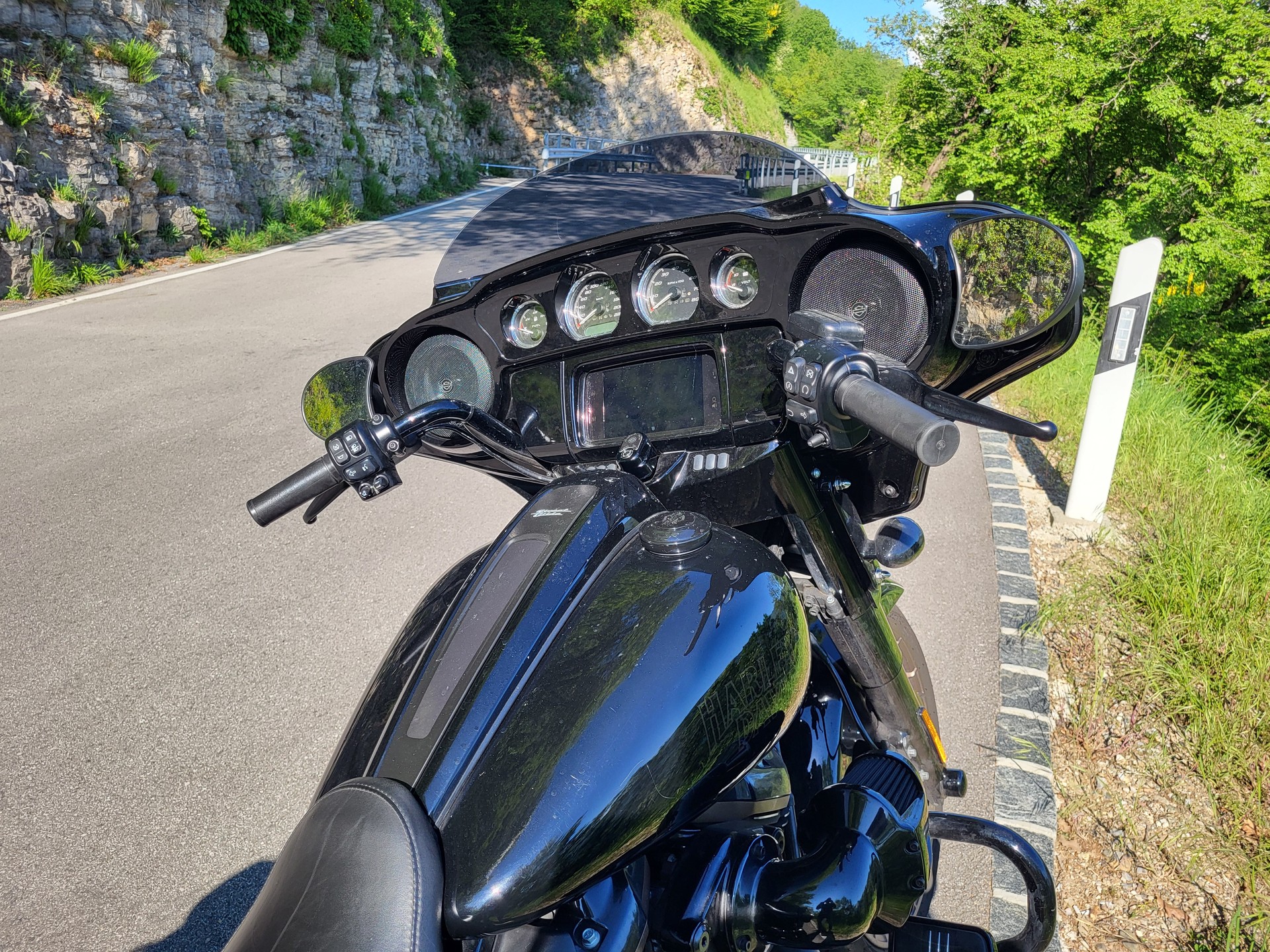 HARLEY-DAVIDSON FLHXST Street Glide ST 117-image-0