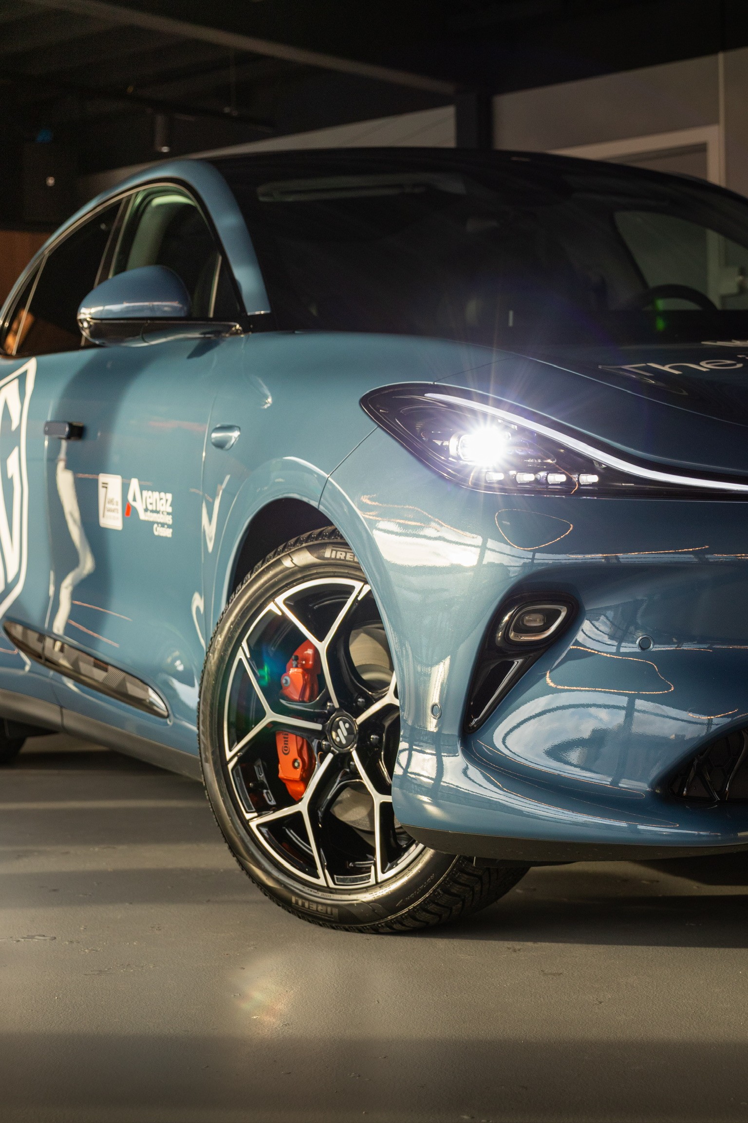 MG IM6 100kWh Performance 21" with active damping control system & air suspension-showroom-element-1
