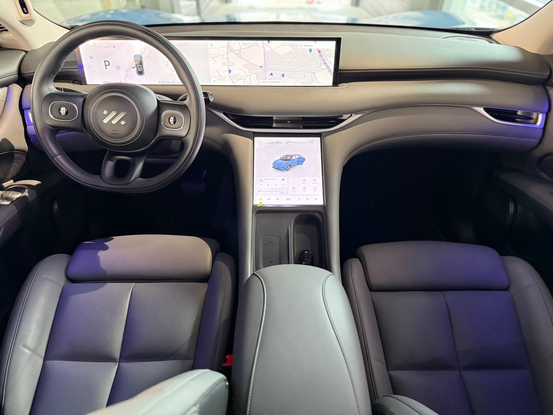 MG IM6 100kWh Performance 21" with active damping control system & air suspension-image-13