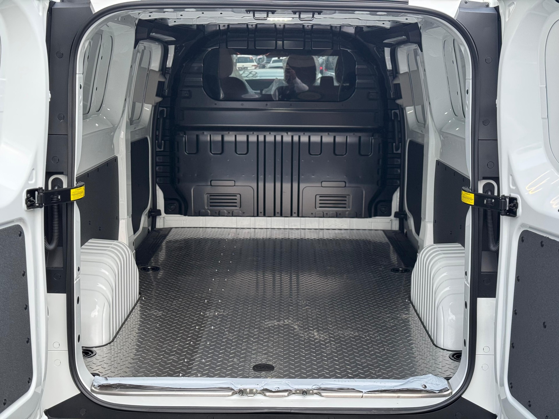 MAXUS Deliver 7 2.0D L2-showroom-element-3