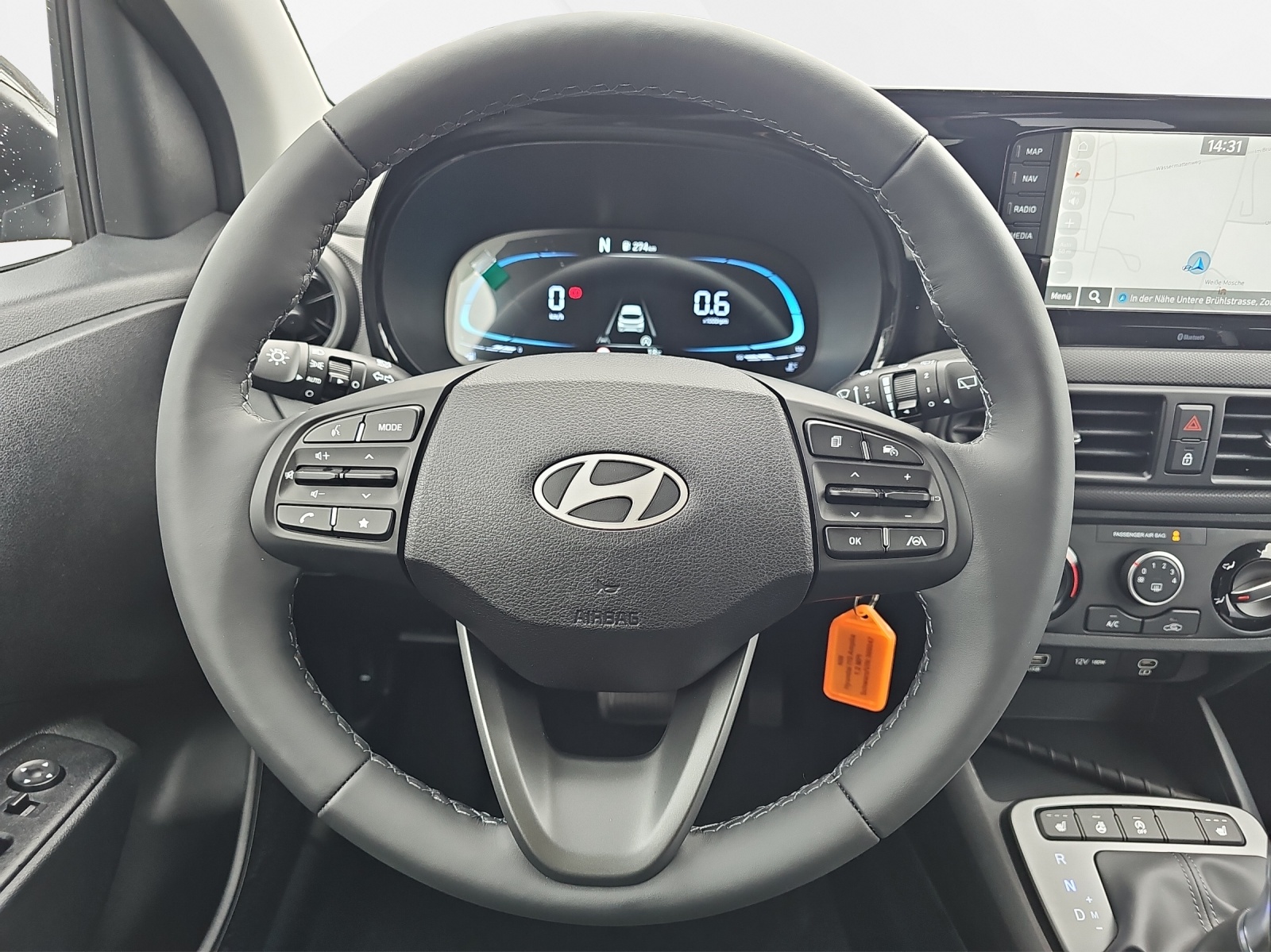 HYUNDAI i10 1.2 Amplia-image-11