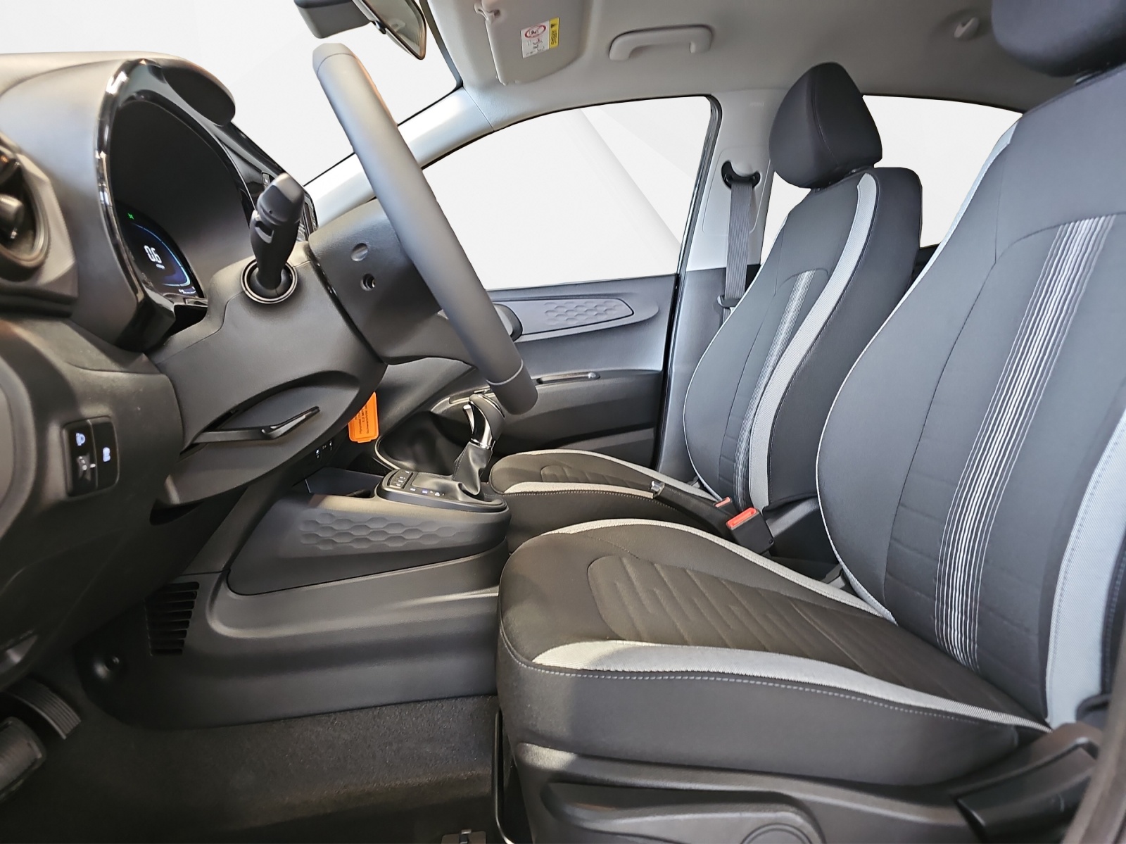 HYUNDAI i10 1.2 Amplia-image-9