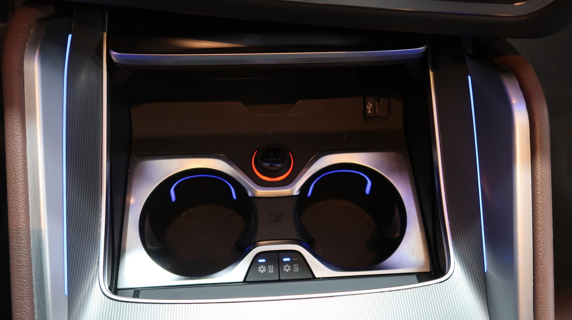 BMW X6 xDrive 40i / Pack-M / CH / MFK-image-23