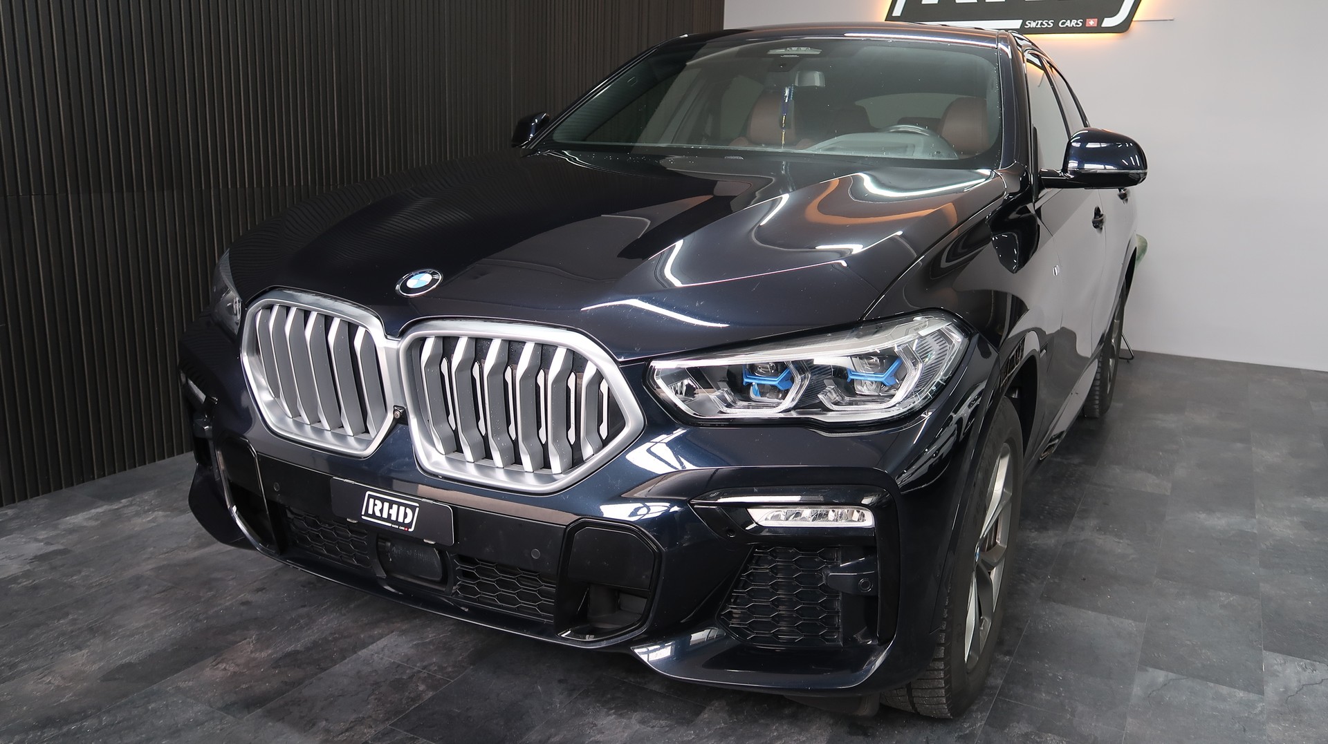 BMW X6 xDrive 40i / Pack-M / CH / MFK-showroom-element-2
