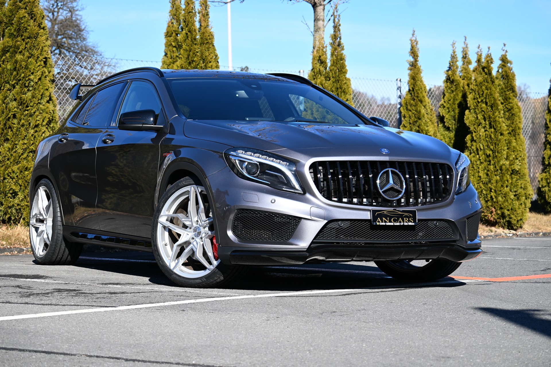 MERCEDES-BENZ GLA 45 AMG R 4Matic 7G-DCT TOP GEPFLEGT-image-1