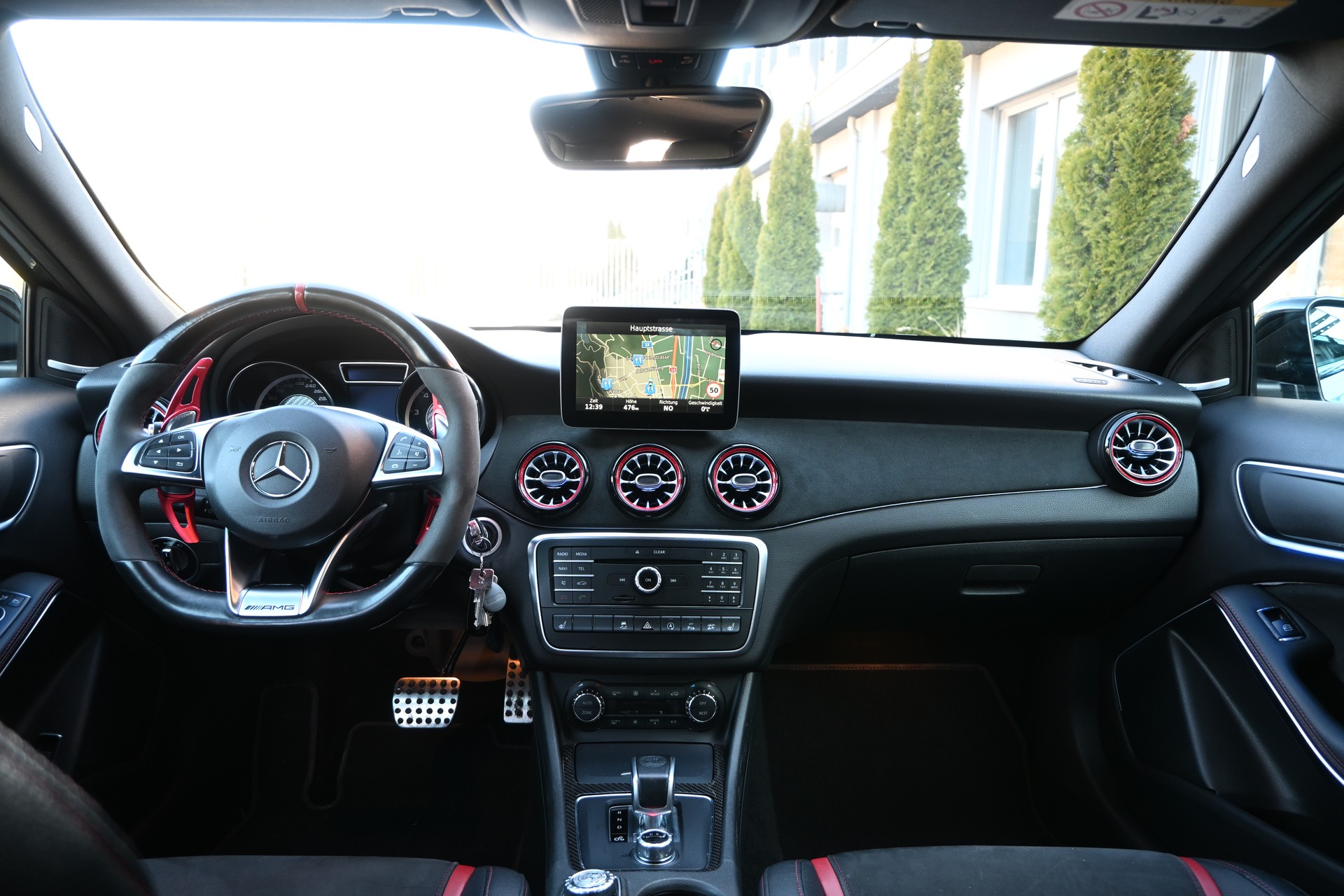 MERCEDES-BENZ GLA 45 AMG R 4Matic 7G-DCT TOP GEPFLEGT-image-10