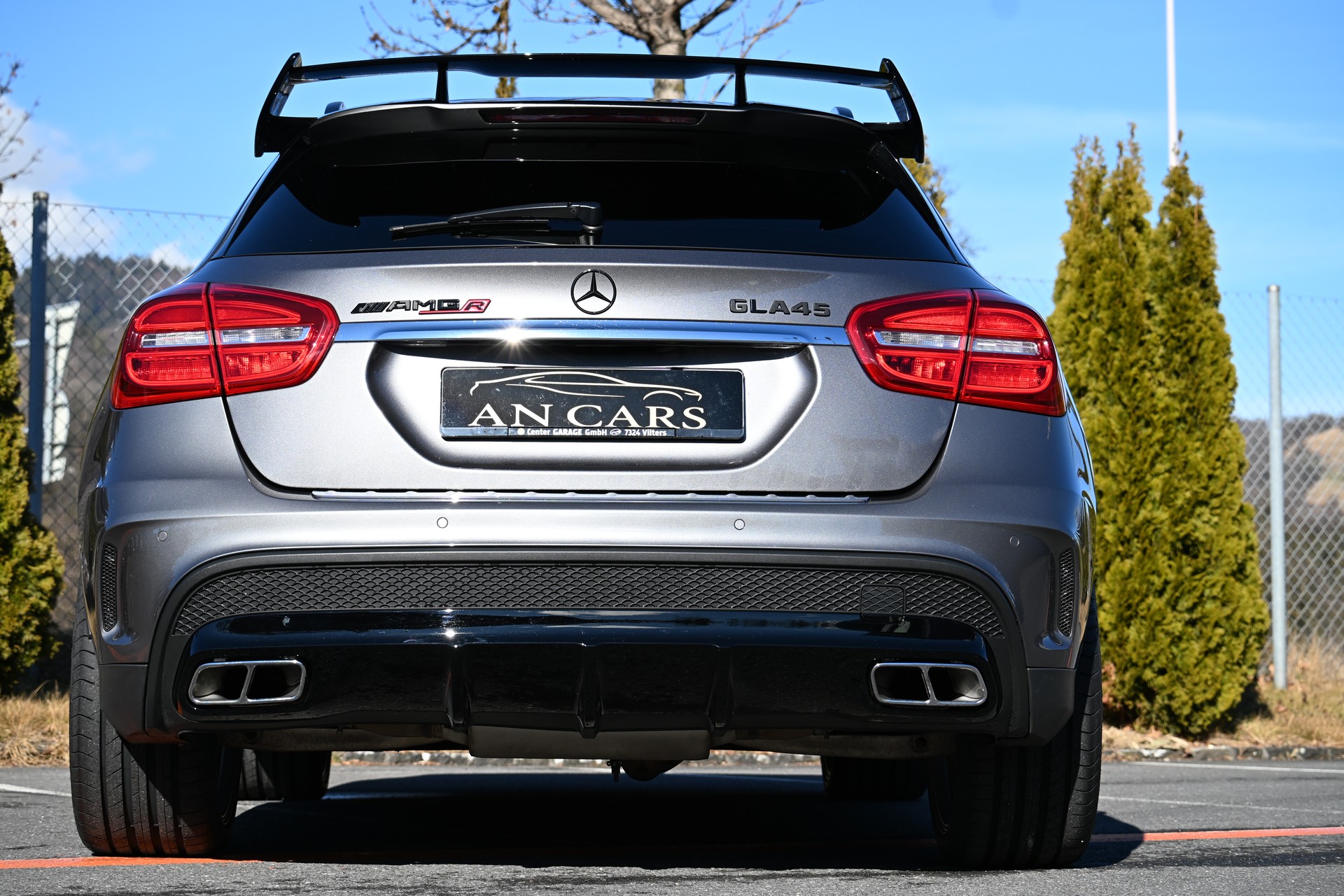 MERCEDES-BENZ GLA 45 AMG R 4Matic 7G-DCT TOP GEPFLEGT-image-4