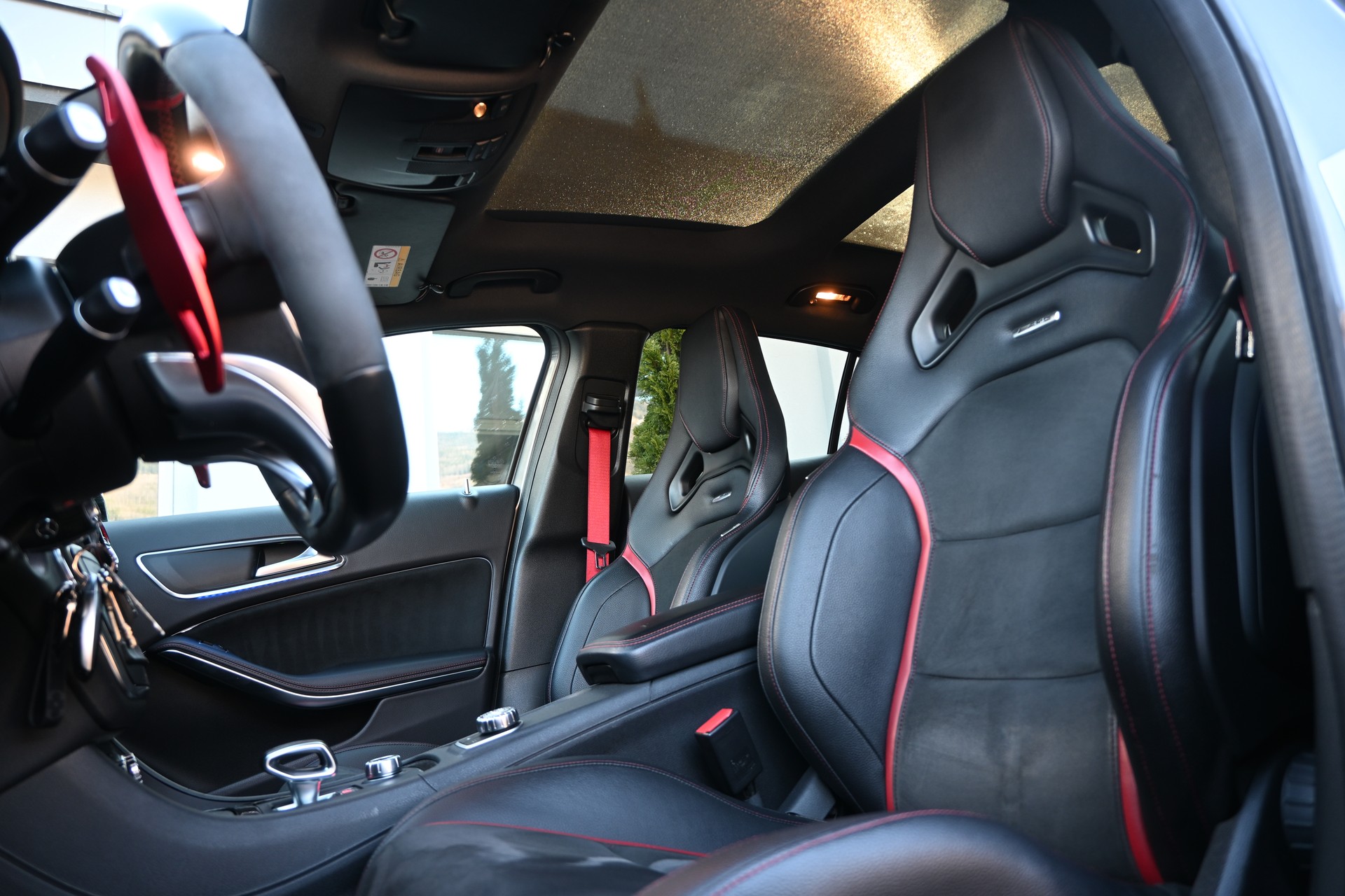 MERCEDES-BENZ GLA 45 AMG R 4Matic 7G-DCT TOP GEPFLEGT-image-9