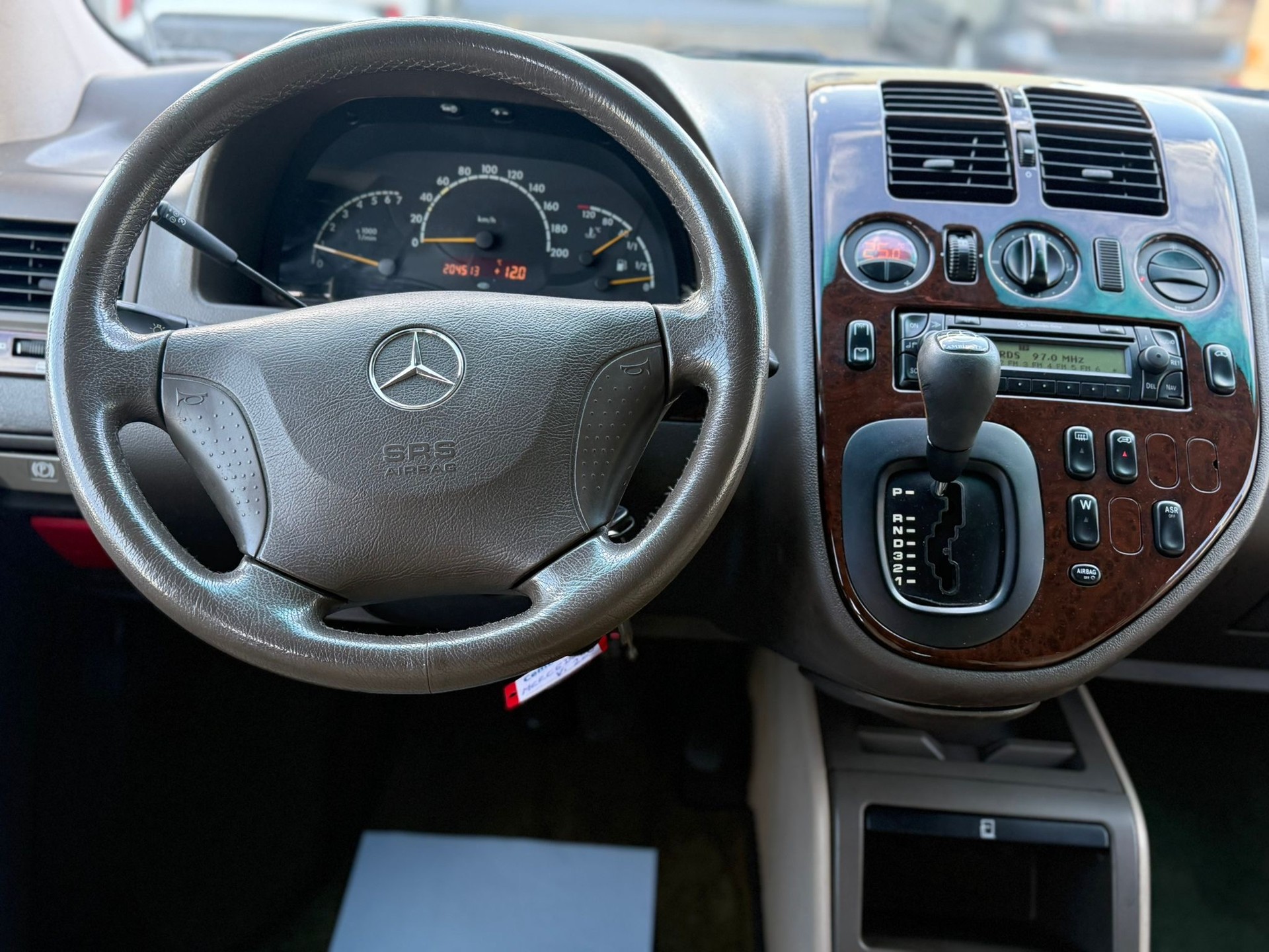 MERCEDES-BENZ V 220 CDI Ambiente-image-9