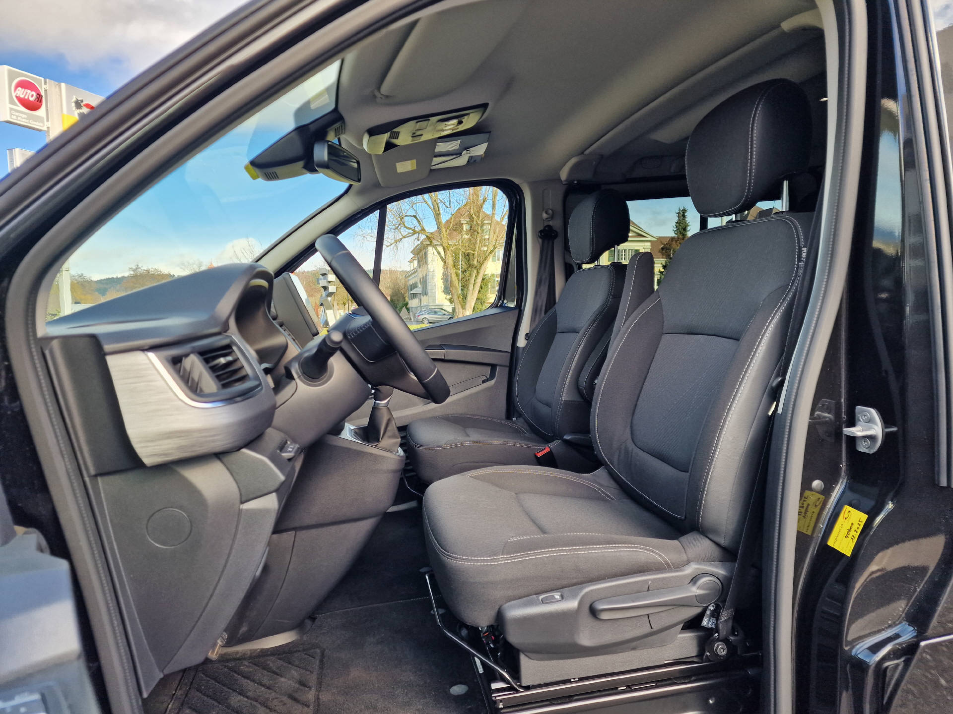 RENAULT Trafic Grand Spaceclass 2.0 dCi Blue 170 Escapade-image-8