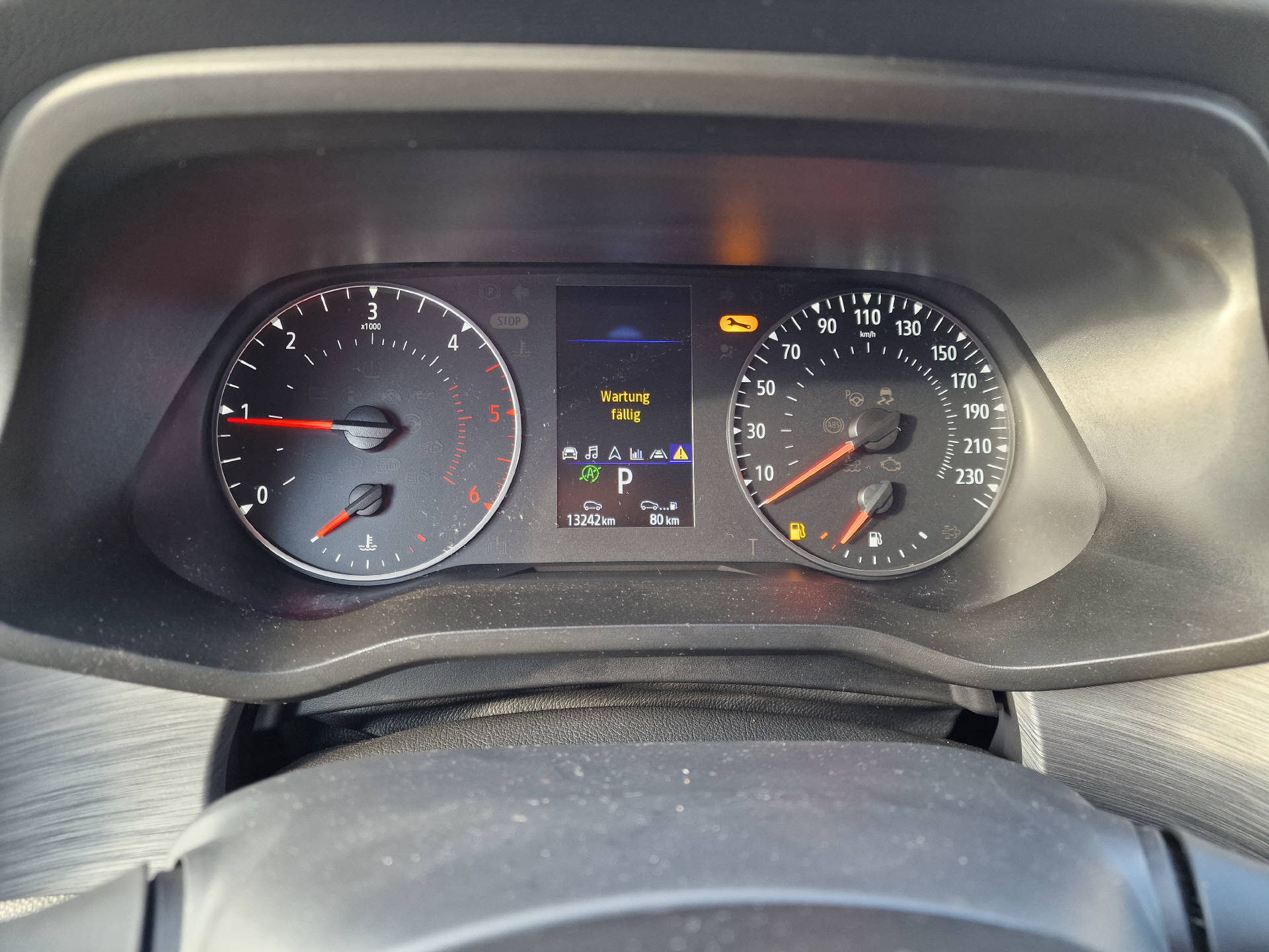 RENAULT Trafic Grand Spaceclass 2.0 dCi Blue 170 Escapade-image-29