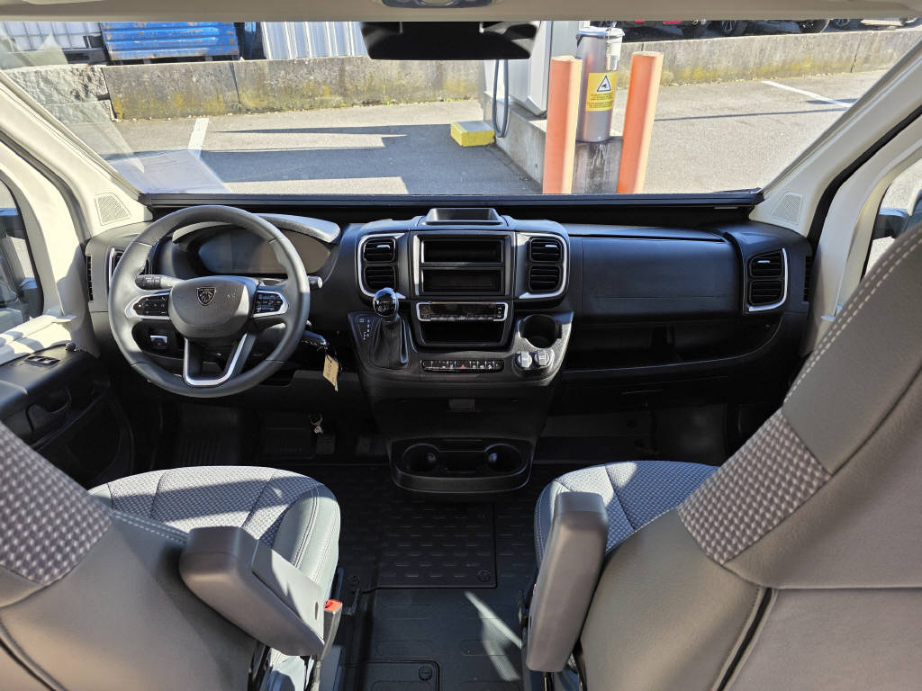 TOURNE MOBIL 6.4 Cruise 180PS EAT8-image-6