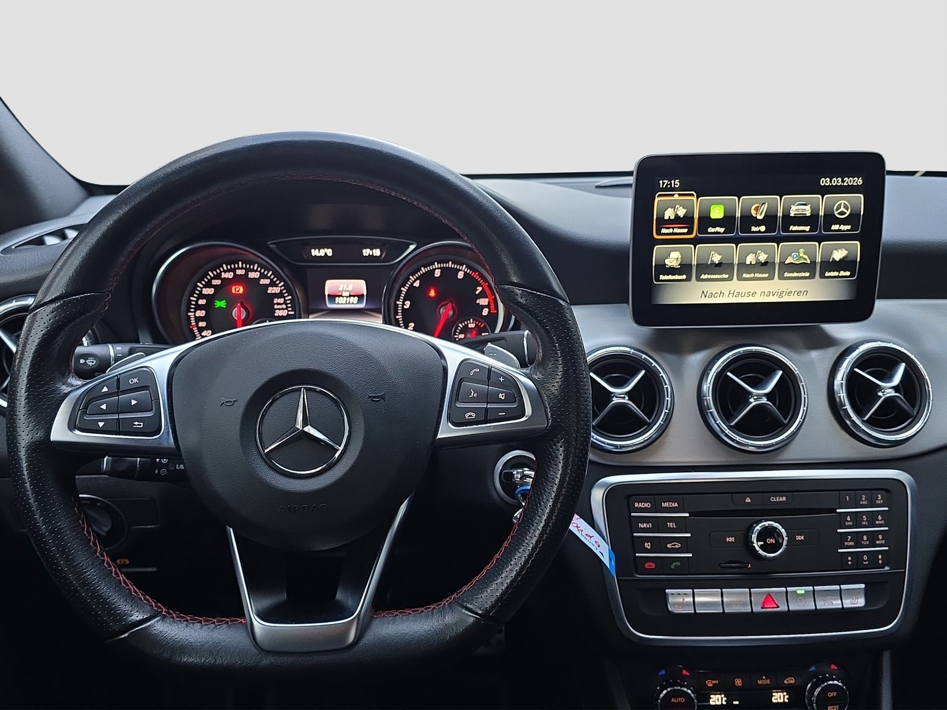 MERCEDES-BENZ CLA 200 AMG Line 7G-DCT-image-11