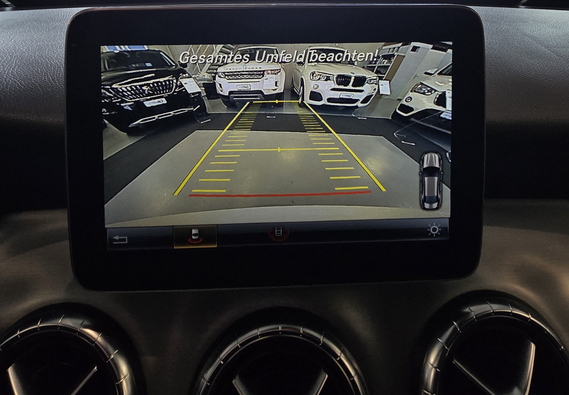 MERCEDES-BENZ CLA 200 AMG Line 7G-DCT-image-16