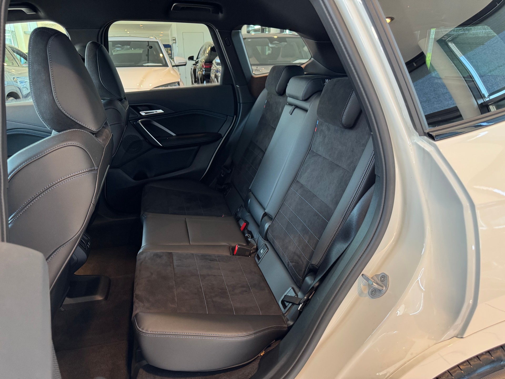 BMW X1 sDrive 18i M Sport-image-24