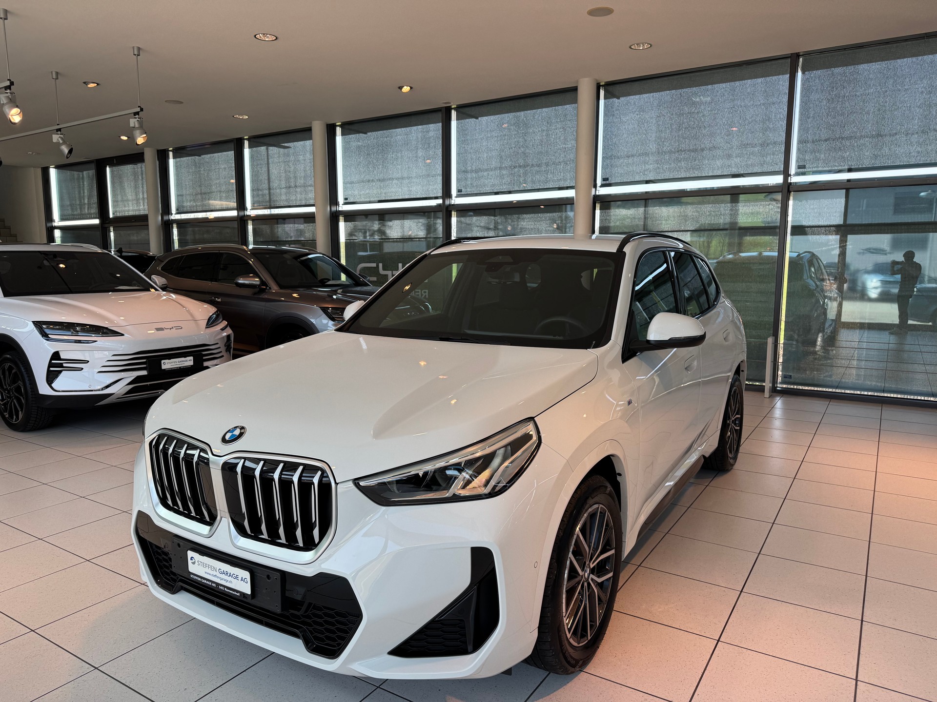 BMW X1 sDrive 18i M Sport-showroom-element-3