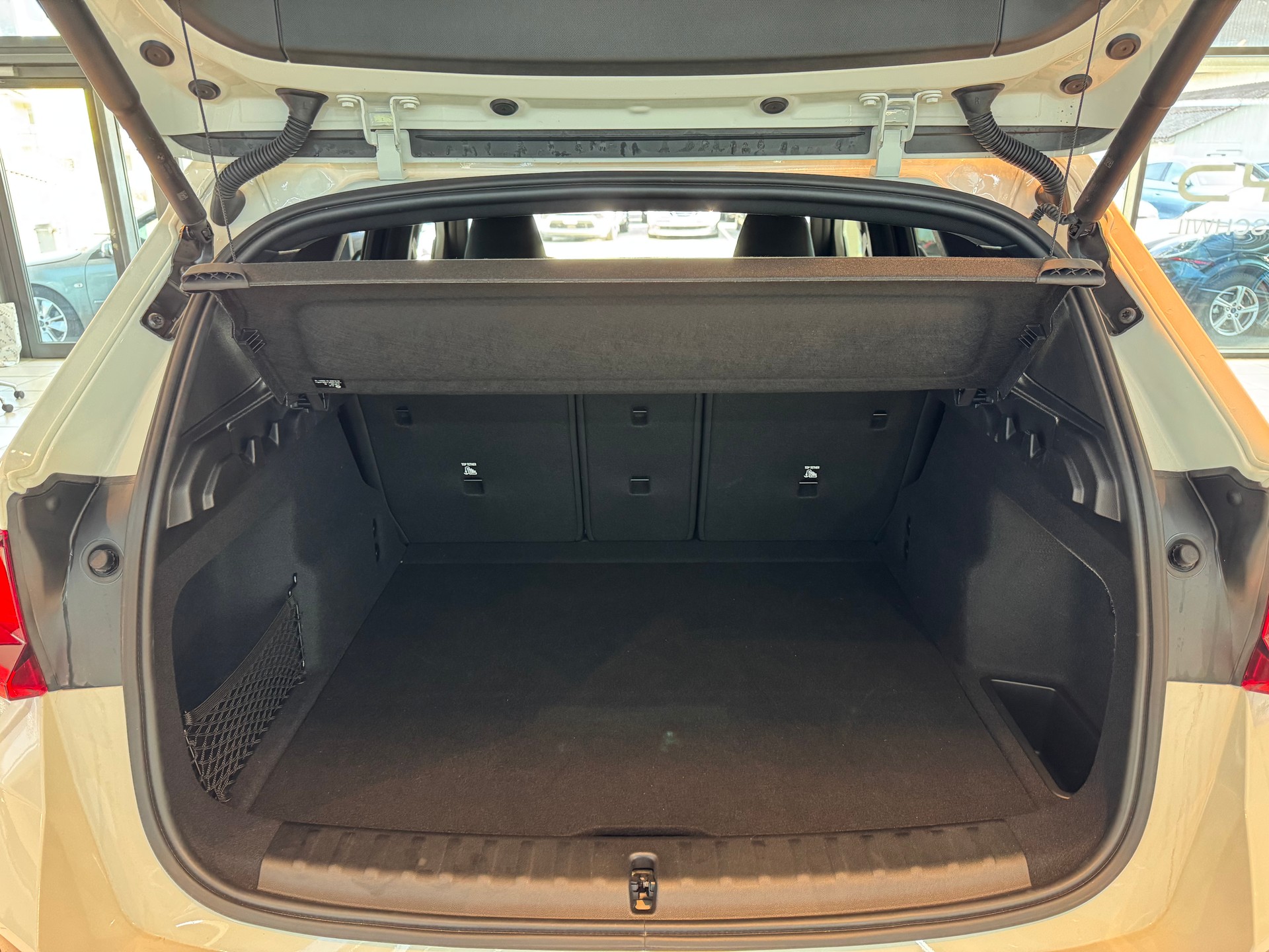 BMW X1 sDrive 18i M Sport-image-25