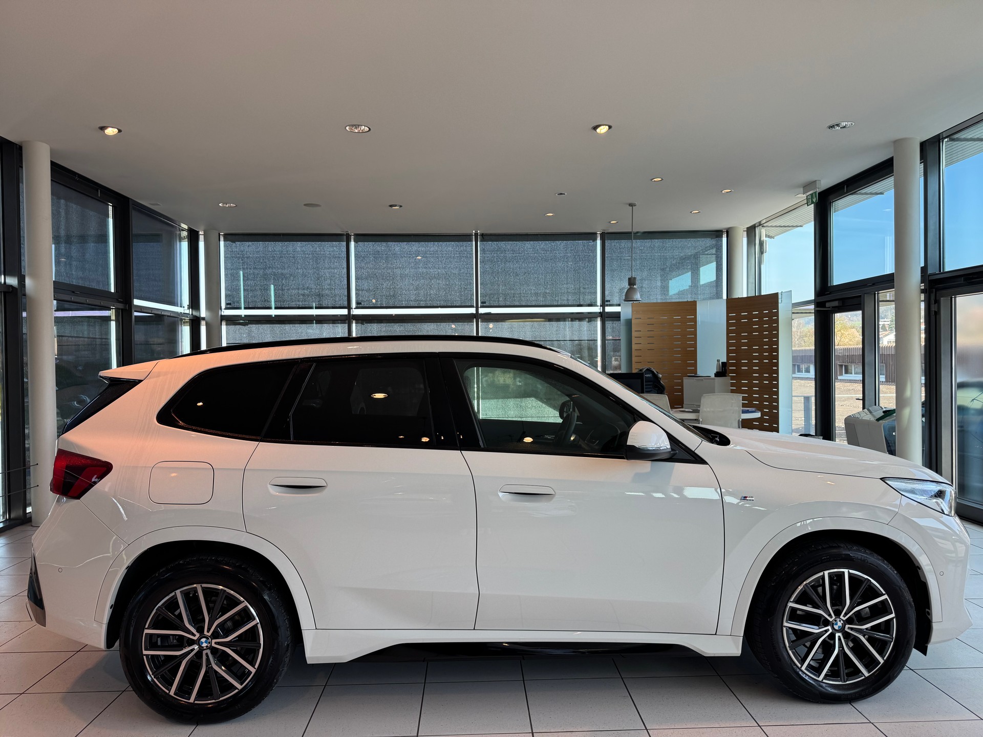 BMW X1 sDrive 18i M Sport-image-6