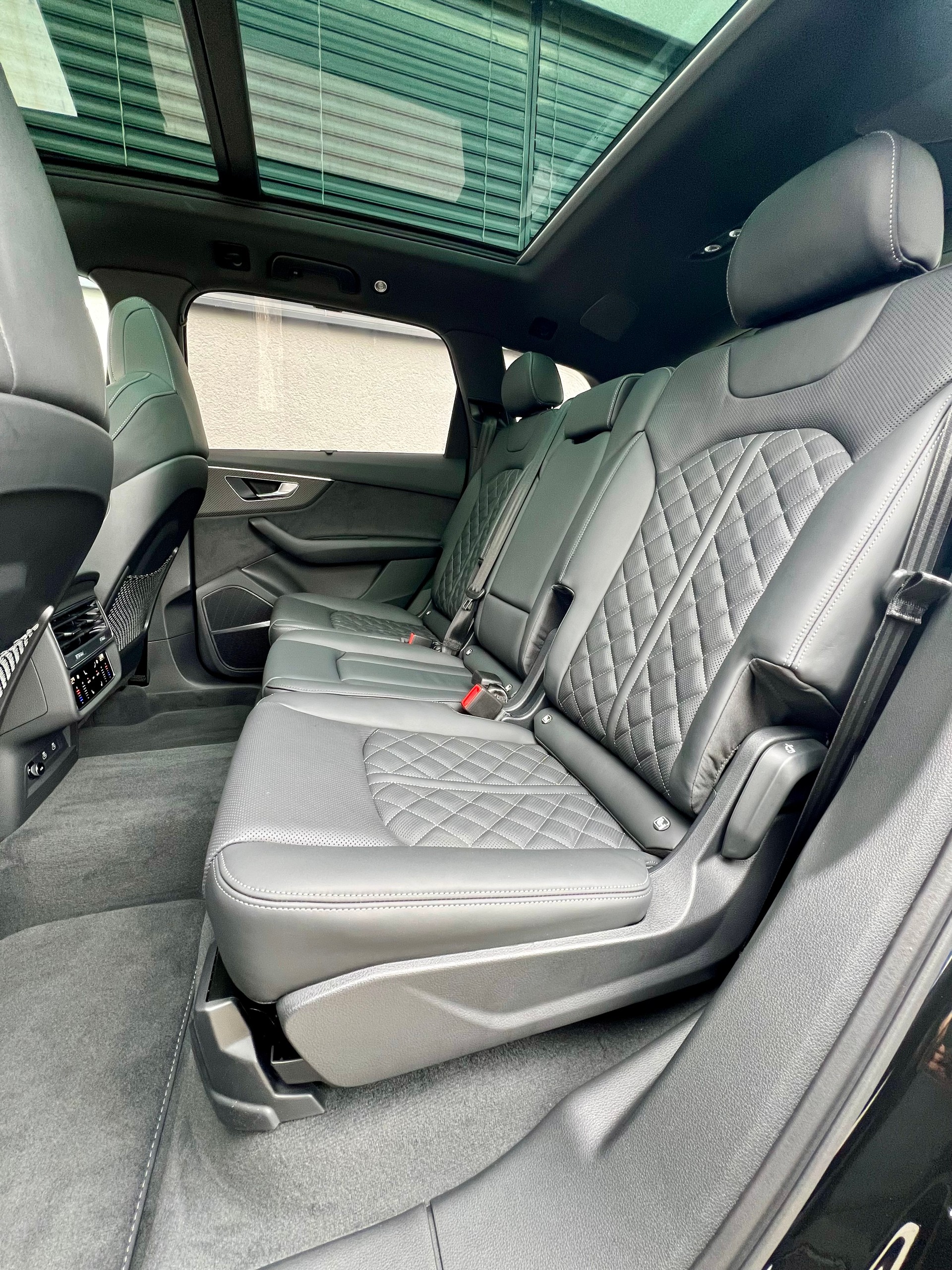 AUDI SQ7 TFSI quattro tiptronic-image-16