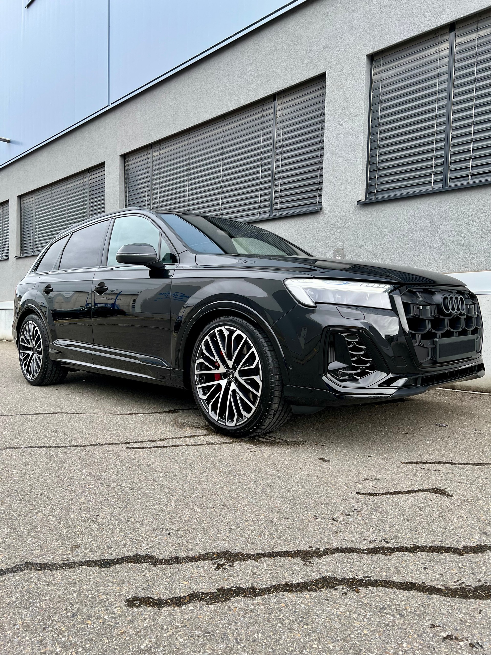 AUDI SQ7 TFSI quattro tiptronic-image-6
