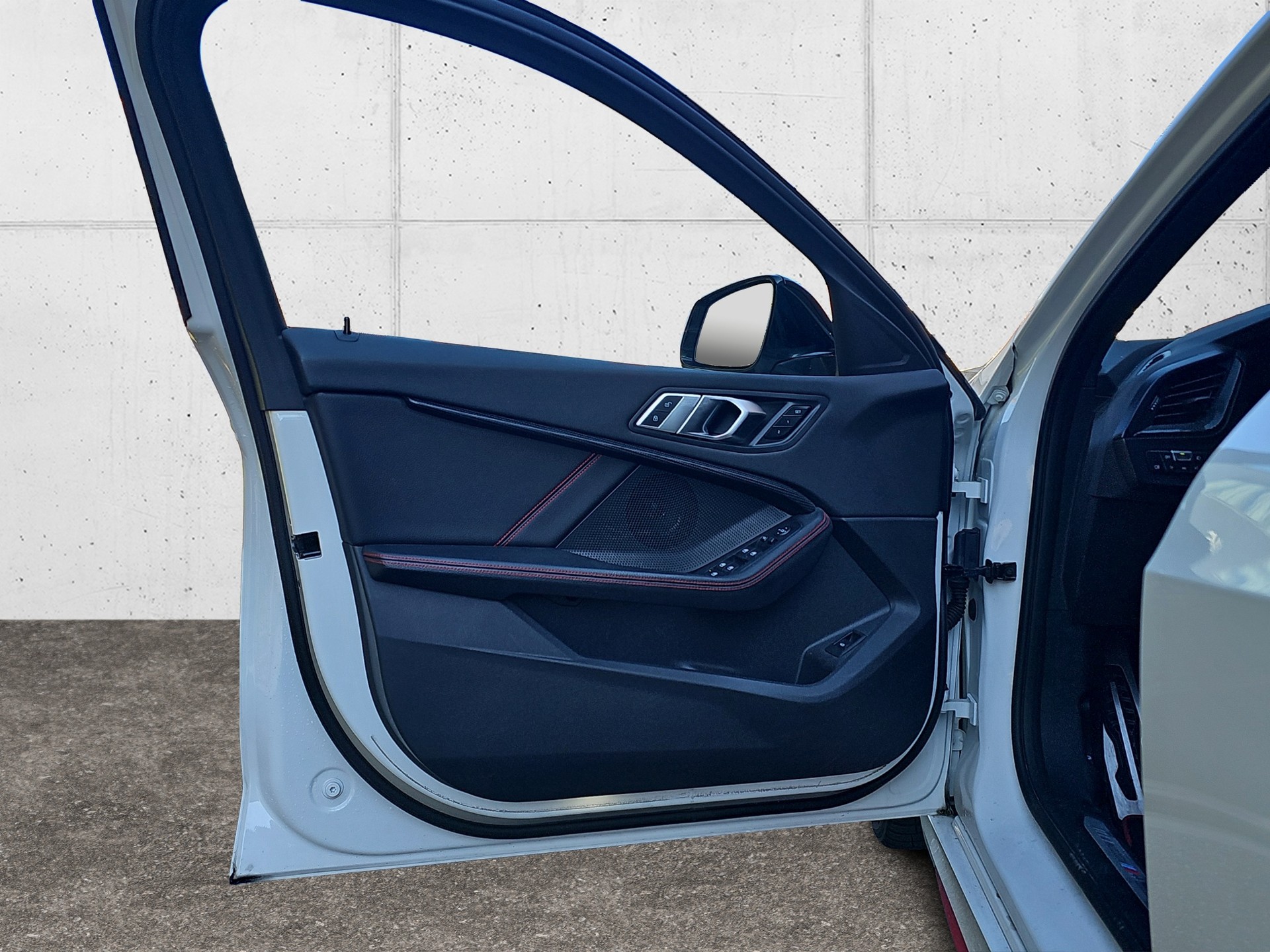 BMW 128ti M Sport Pro Steptronic-image-25