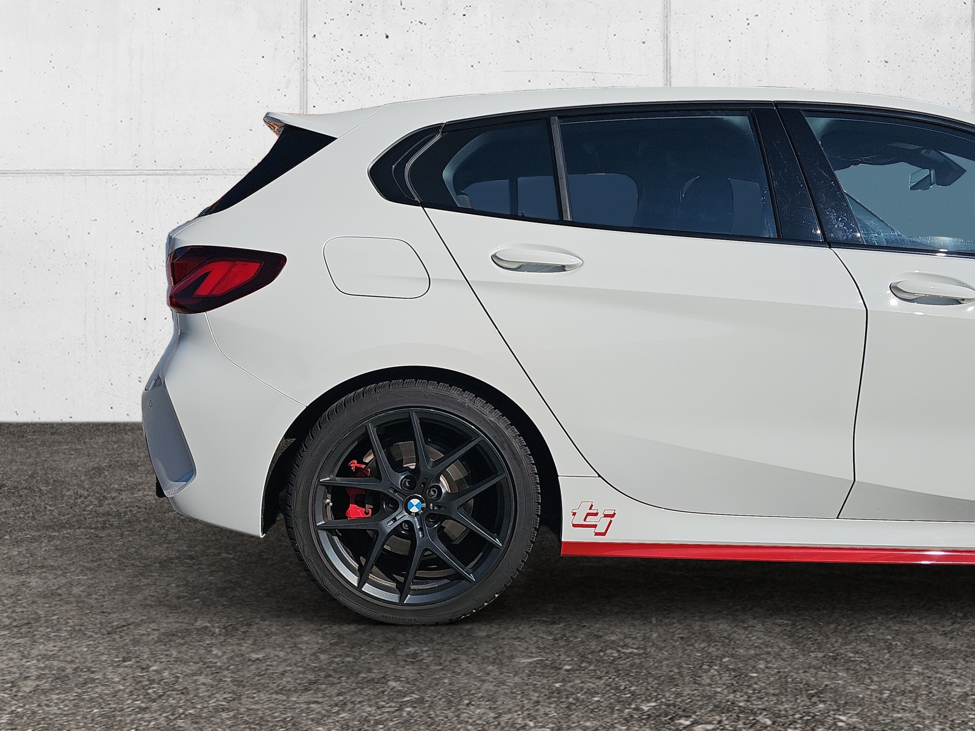 BMW 128ti M Sport Pro Steptronic-image-8