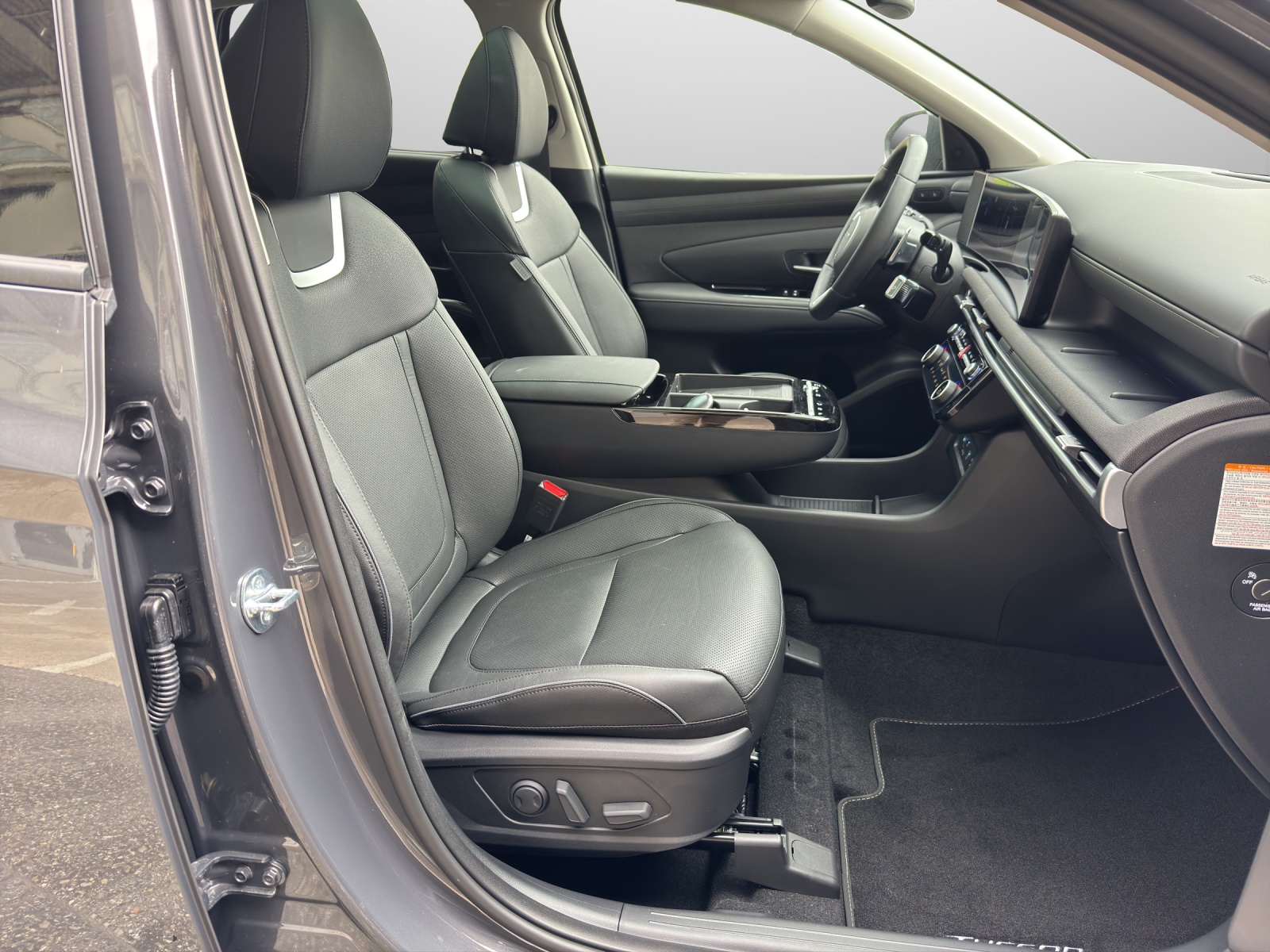 HYUNDAI Tucson 1.6 T-GDi HEV Vertex Swiss Edition 4WD MY26-image-6