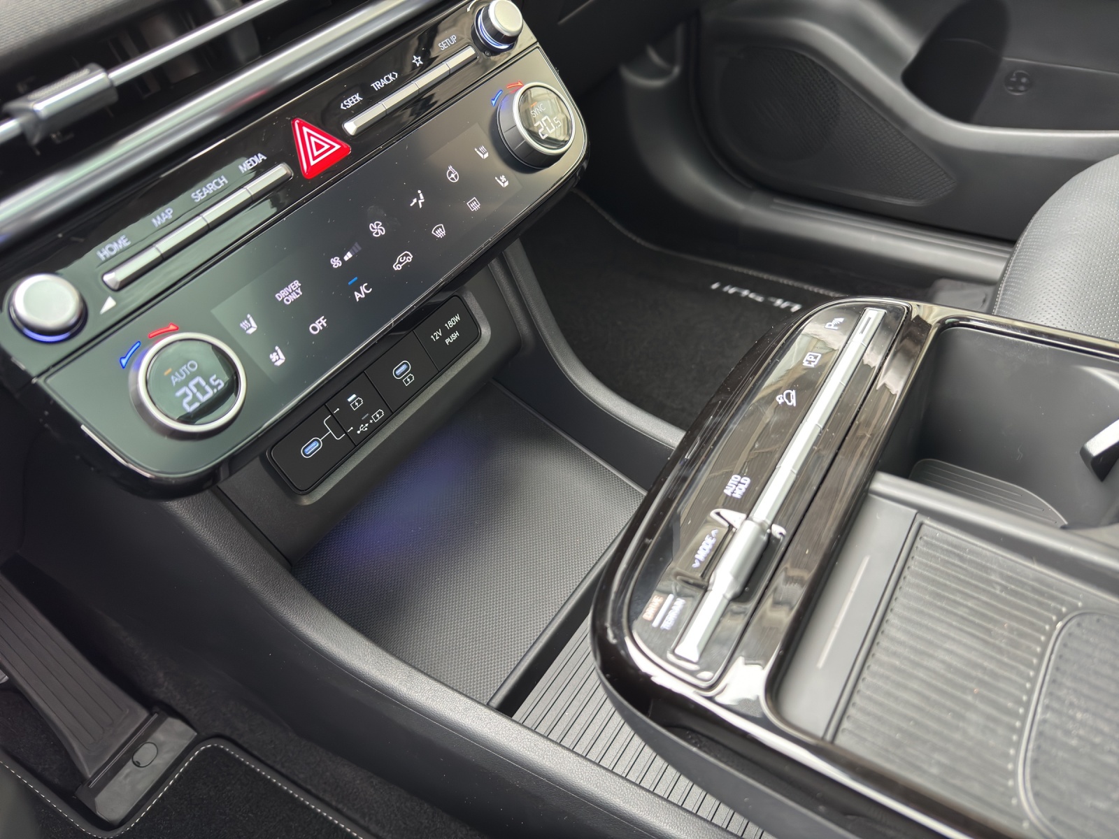 HYUNDAI Tucson 1.6 T-GDi HEV Vertex Swiss Edition 4WD MY26-image-11