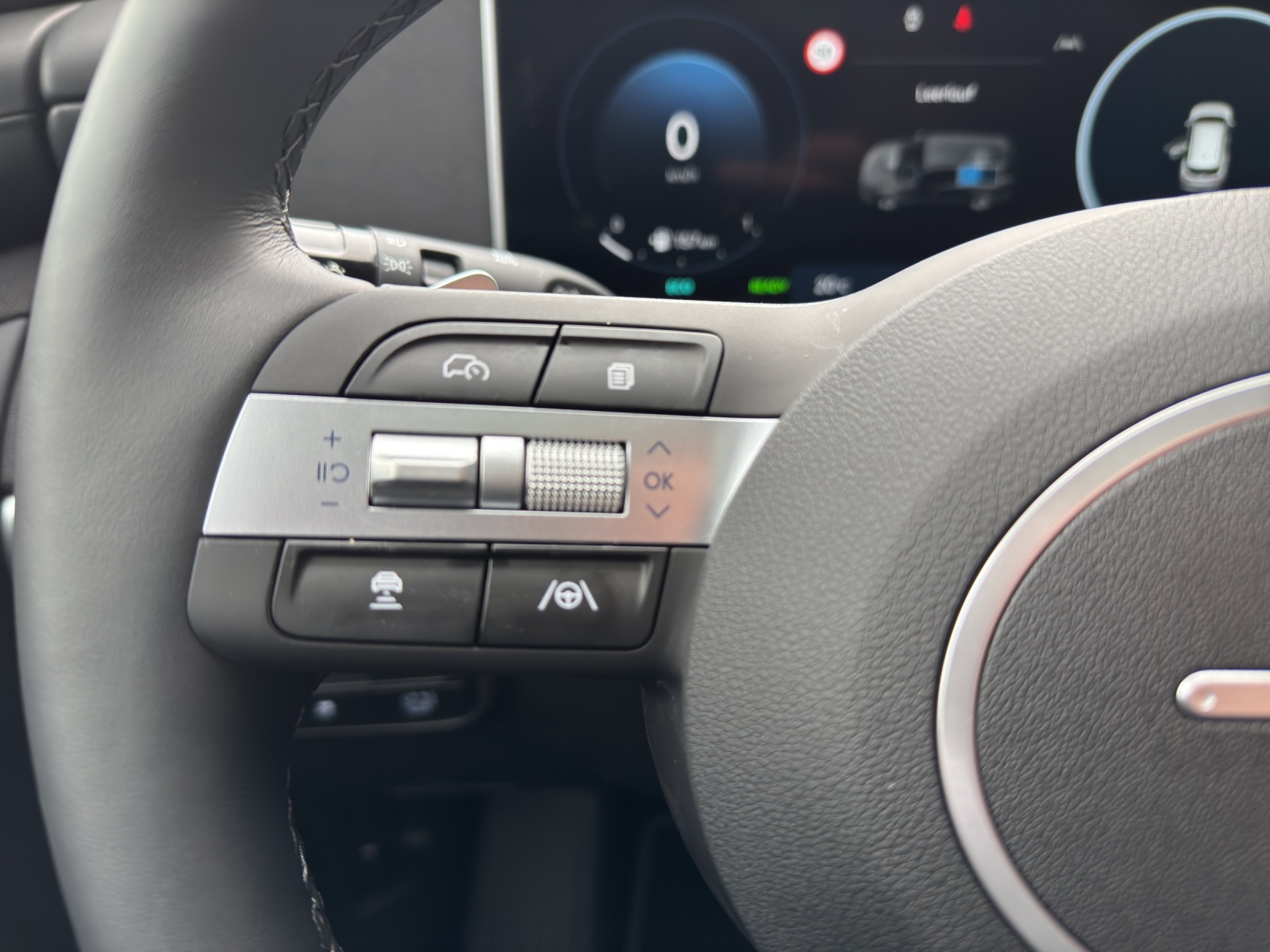 HYUNDAI Tucson 1.6 T-GDi HEV Vertex Swiss Edition 4WD MY26-image-9