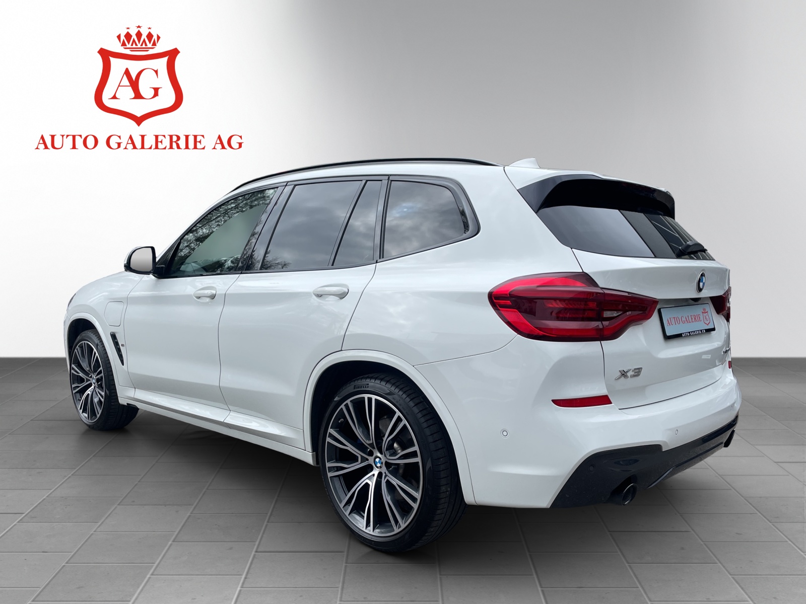 BMW X3 xDrive 30e M Sport-showroom-element-2